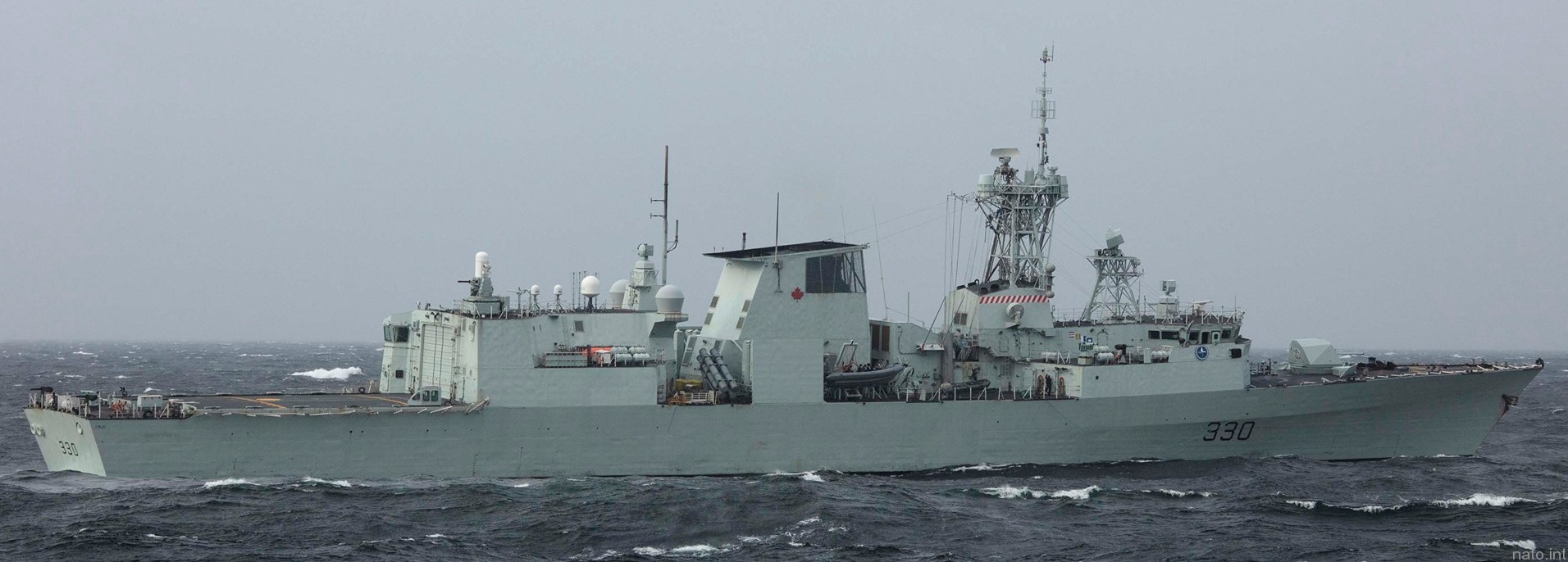 ffh-330 hmcs halifax class helicopter patrol frigate royal canadian navy rcn ncsm marine royale canadienne 09