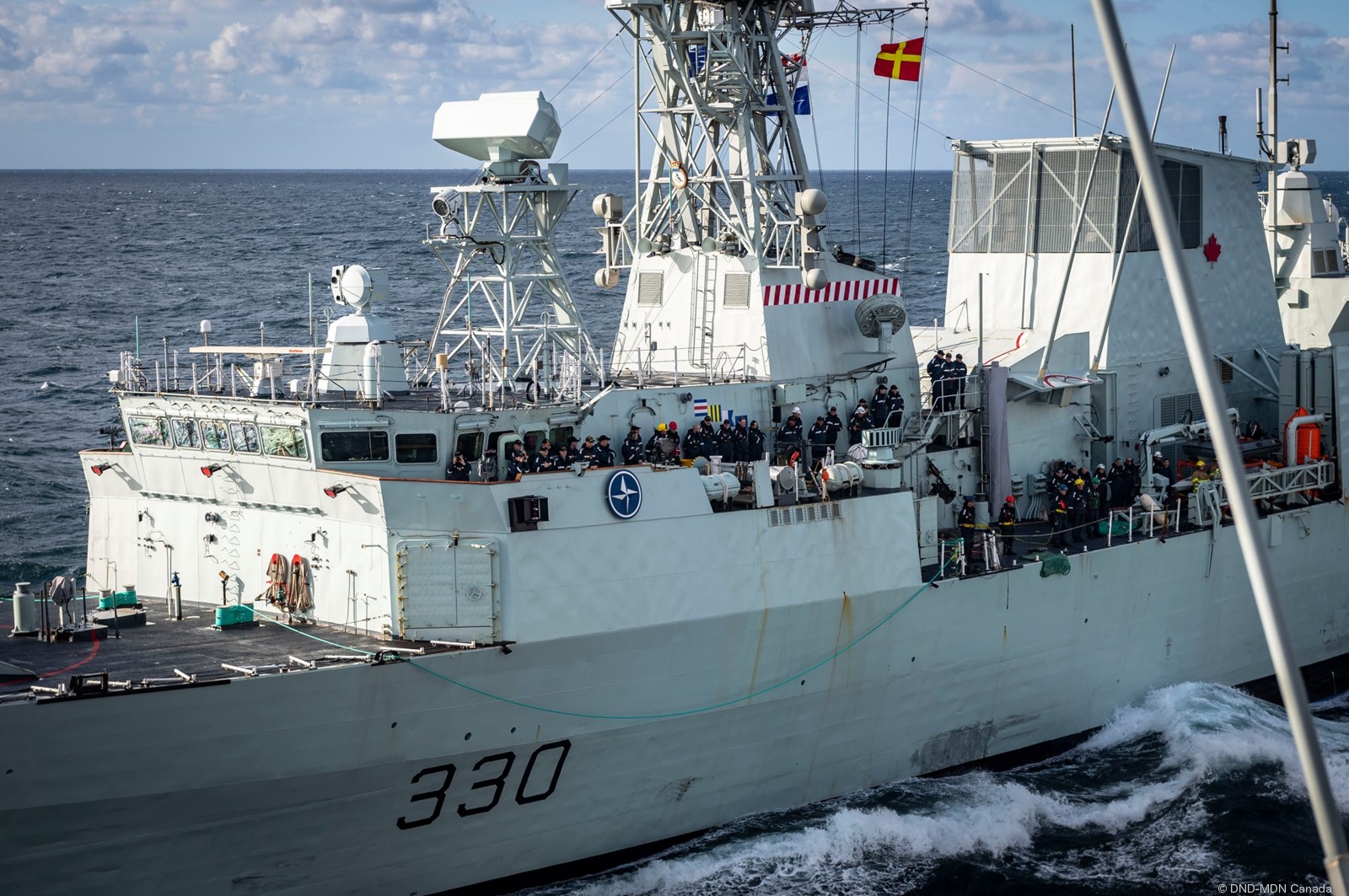 ffh-330 hmcs halifax class helicopter patrol frigate royal canadian navy rcn ncsm marine royale canadienne 21