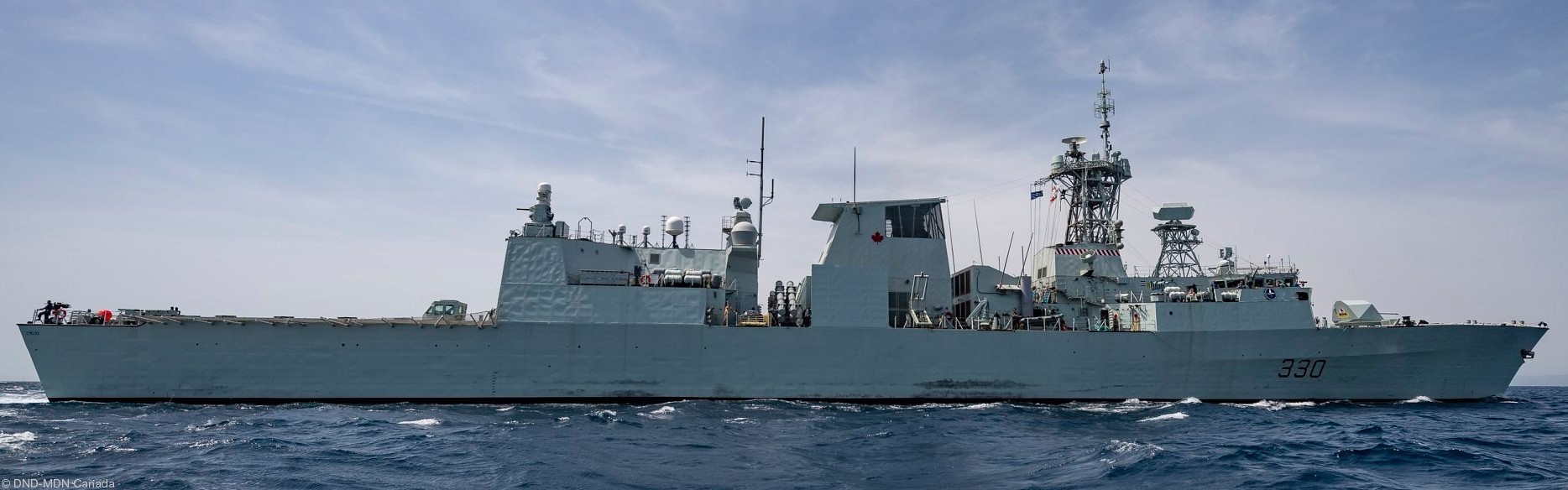 ffh-330 hmcs halifax class helicopter patrol frigate royal canadian navy rcn ncsm marine royale canadienne 33