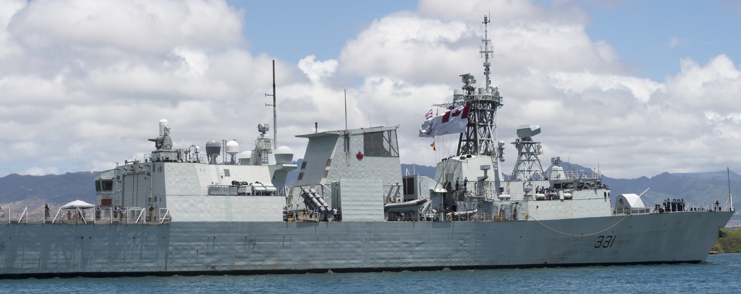 ffh-331 hmcs vancouver halifax class helicopter patrol frigate ncsm royal canadian navy 13
