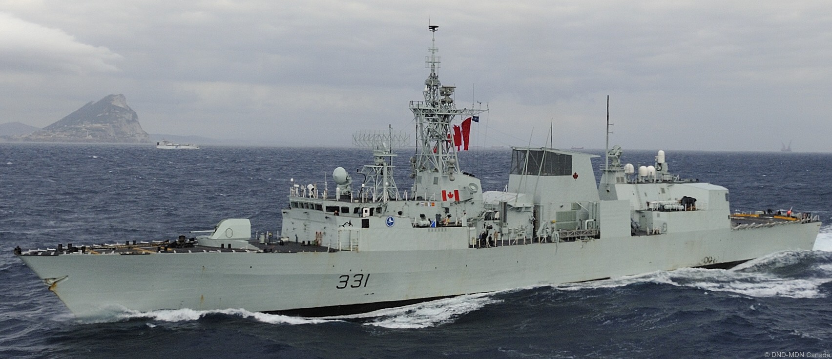 ffh-331 hmcs vancouver halifax class helicopter patrol frigate ncsm royal canadian navy 29 gibraltar