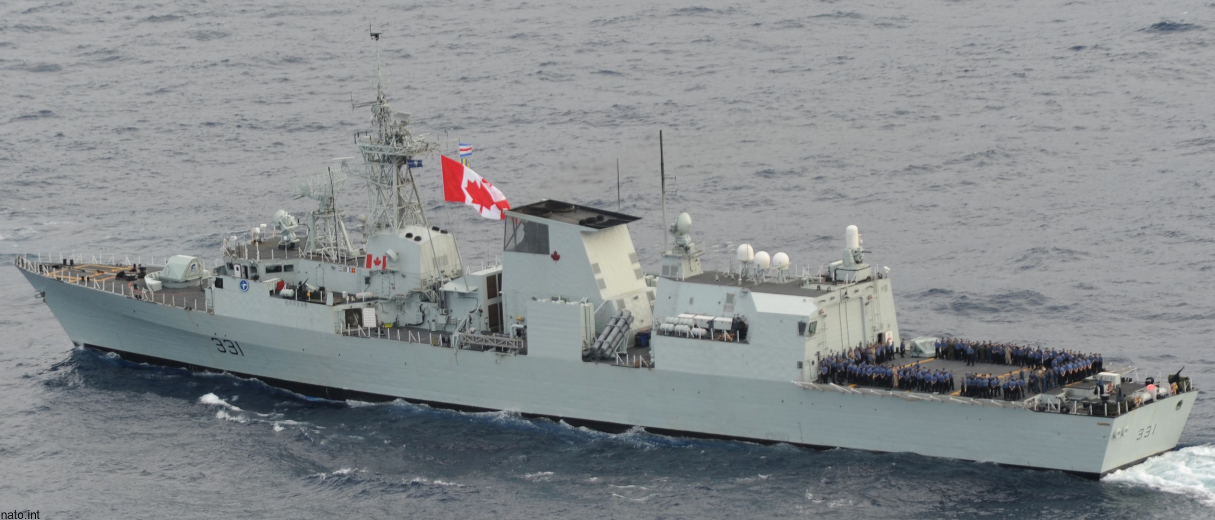 ffh-331 hmcs vancouver halifax class helicopter patrol frigate ncsm royal canadian navy 35