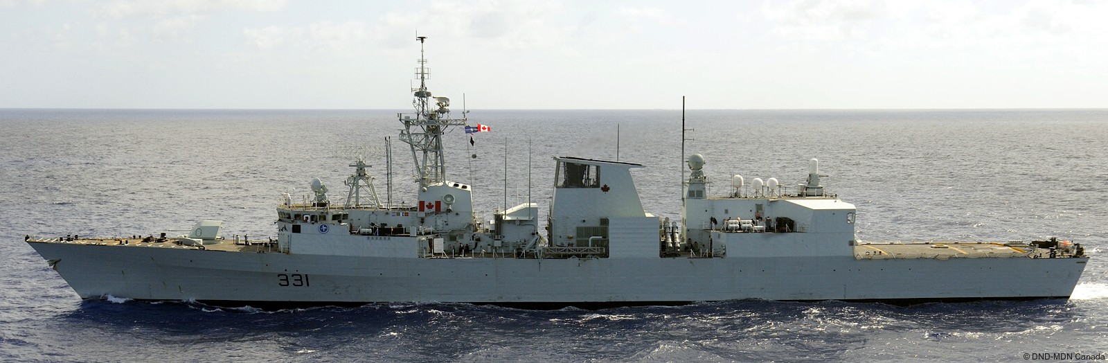 ffh-331 hmcs vancouver halifax class helicopter patrol frigate ncsm royal canadian navy 38