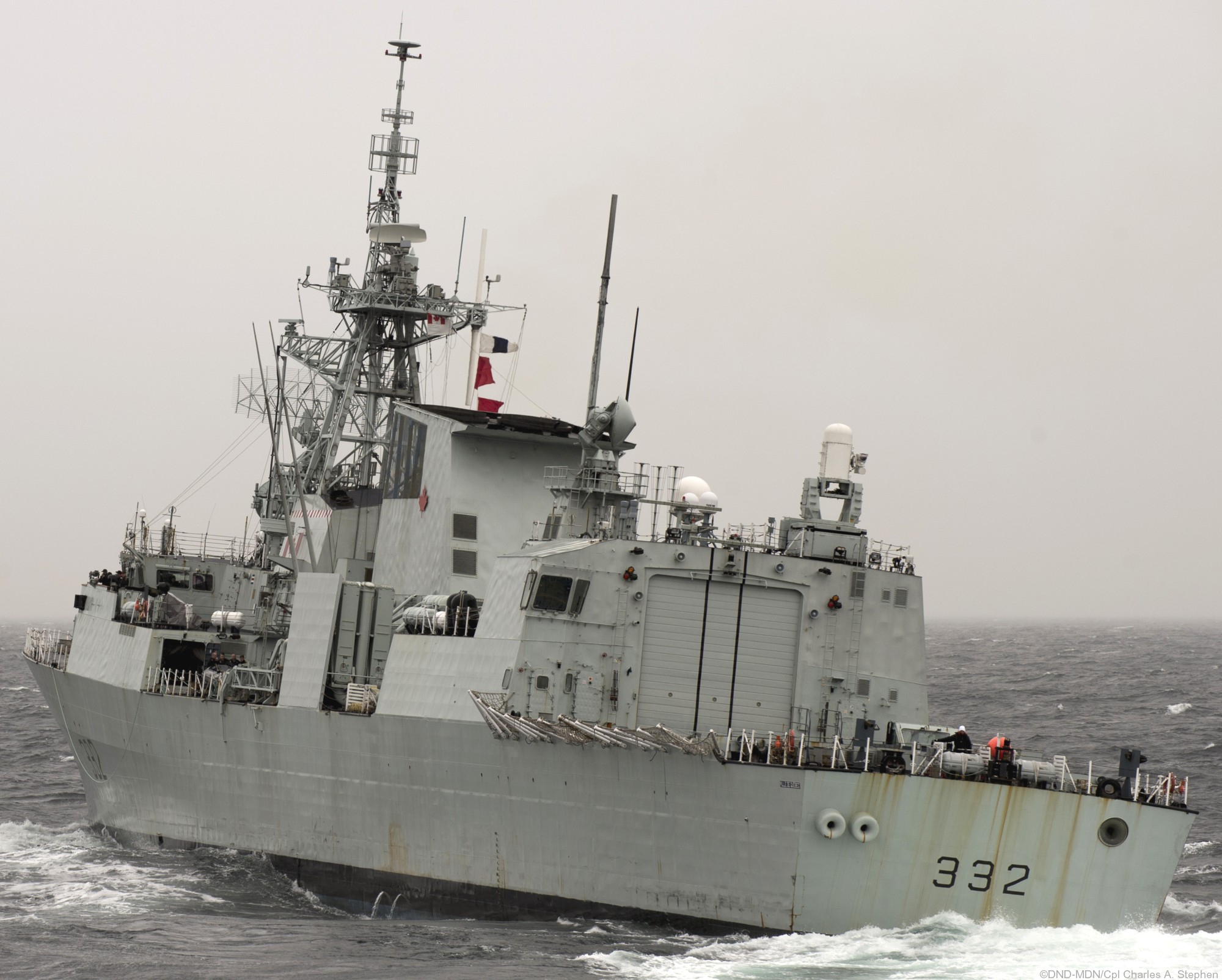 ffh-332 hmcs ville de quebec halifax class helicopter patrol frigate ncsm royal canadian navy 02
