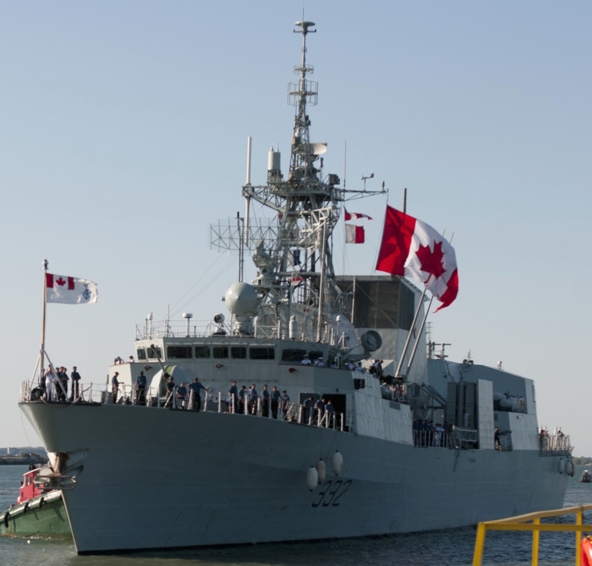 ffh-332 hmcs ville de quebec halifax class helicopter patrol frigate ncsm royal canadian navy 05