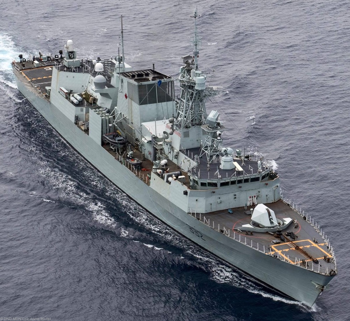 ffh-332 hmcs ville de quebec halifax class helicopter patrol frigate ncsm royal canadian navy 12