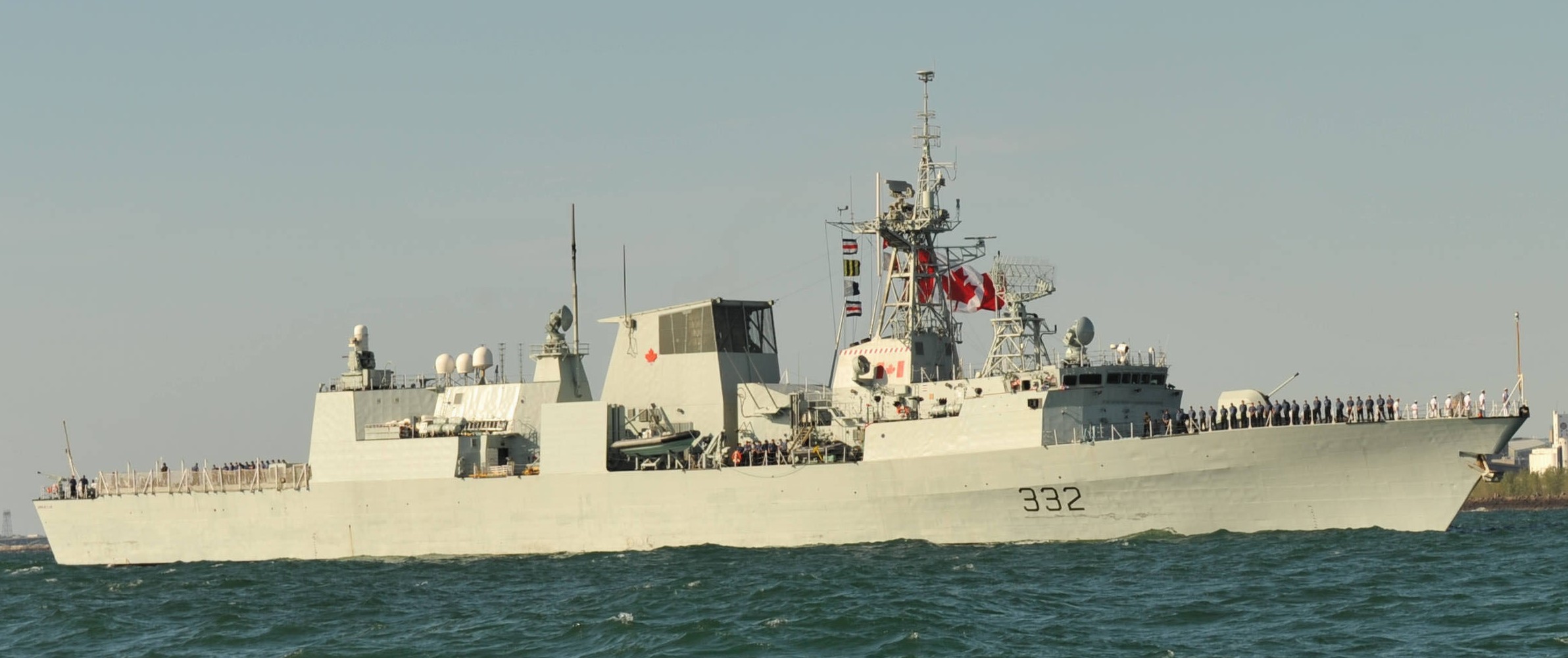 ffh-332 hmcs ville de quebec halifax class helicopter patrol frigate ncsm royal canadian navy 19