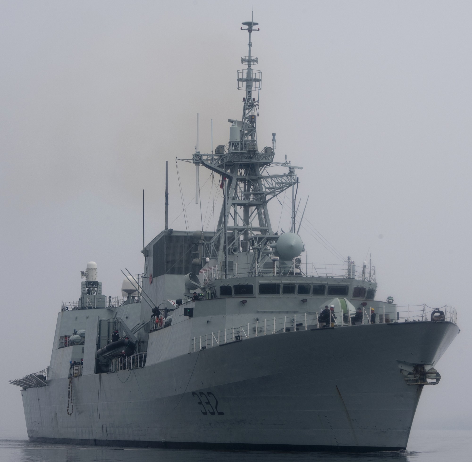ffh-332 hmcs ville de quebec halifax class helicopter patrol frigate ncsm royal canadian navy 20