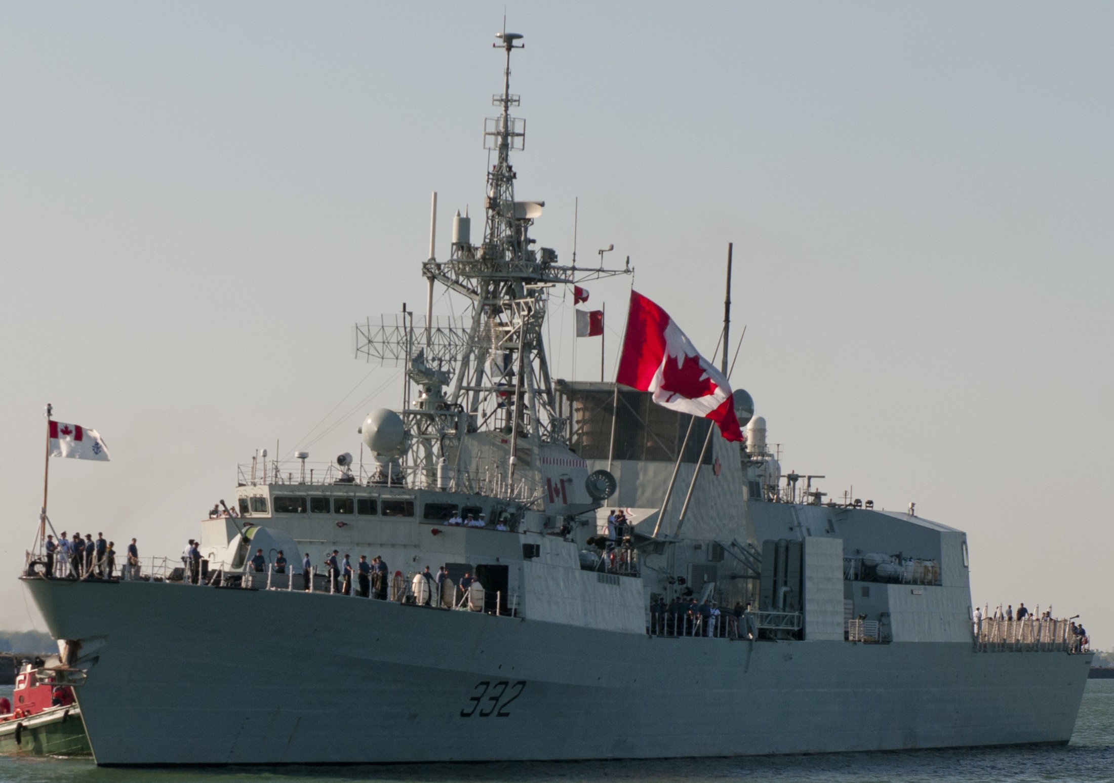 ffh-332 hmcs ville de quebec halifax class helicopter patrol frigate ncsm royal canadian navy 21