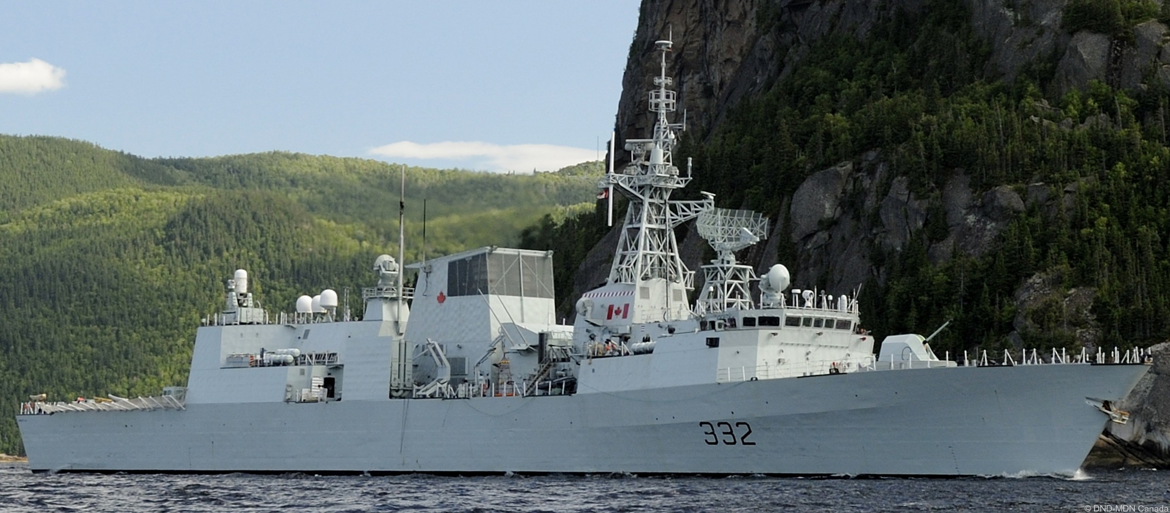 ffh-332 hmcs ville de quebec halifax class helicopter patrol frigate ncsm royal canadian navy 30
