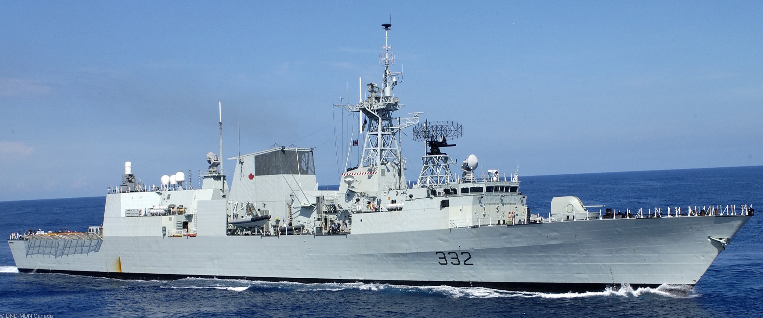 ffh-332 hmcs ville de quebec halifax class helicopter patrol frigate ncsm royal canadian navy 36