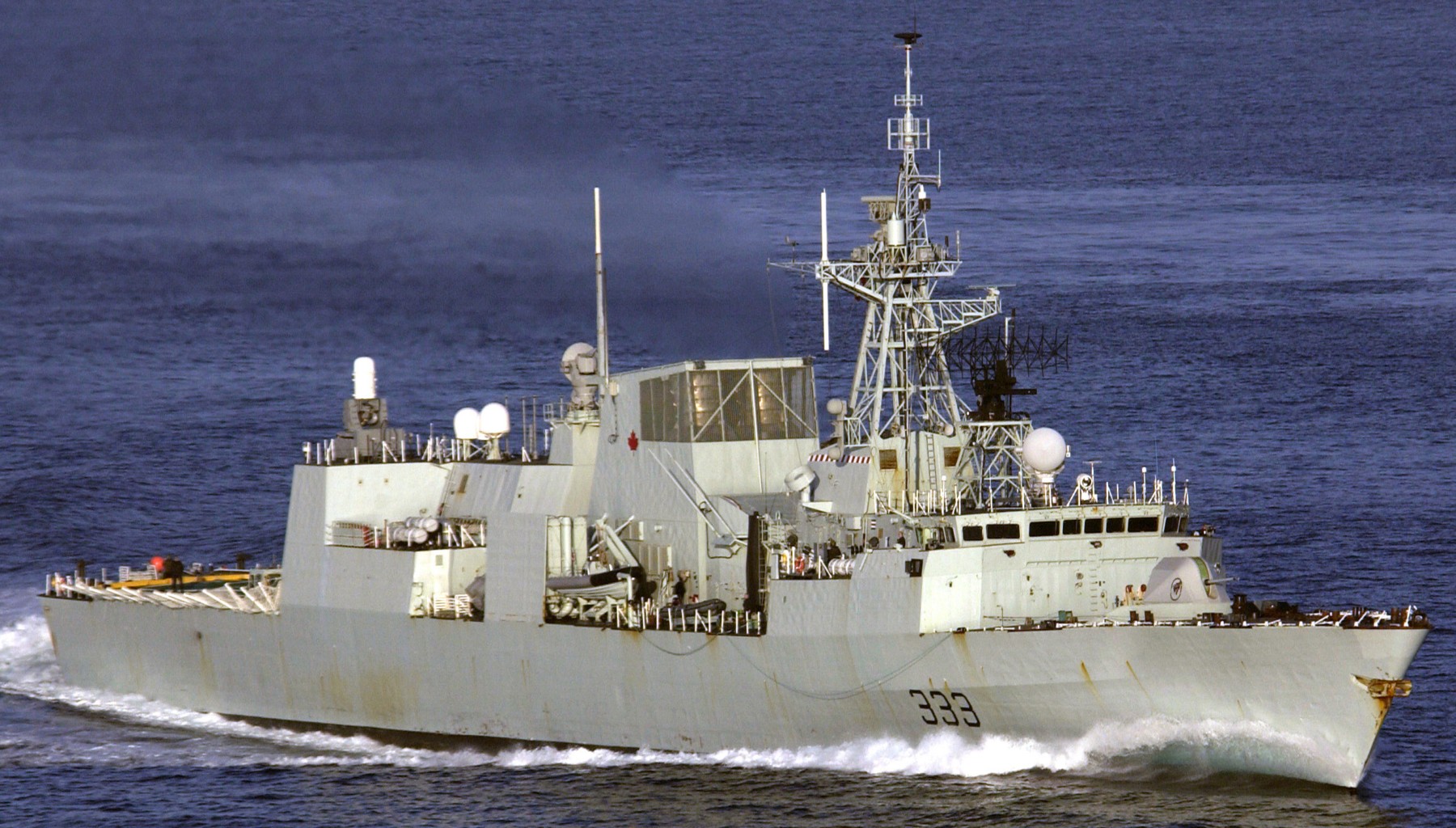 ffh-333 hmcs toronto halifax class helicopter patrol frigate ncsm royal canadian navy 06