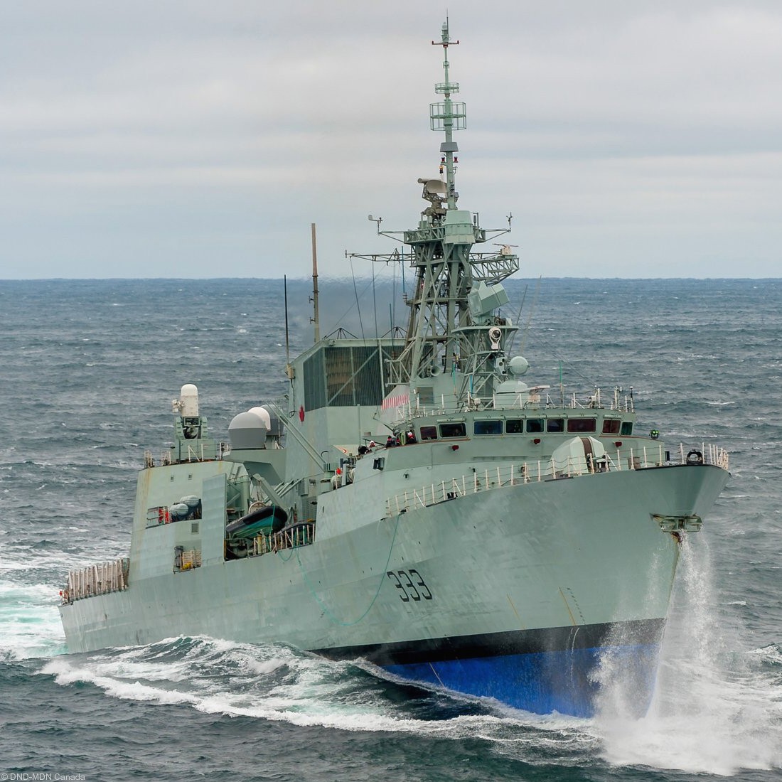 ffh-333 hmcs toronto halifax class helicopter patrol frigate ncsm royal canadian navy 14