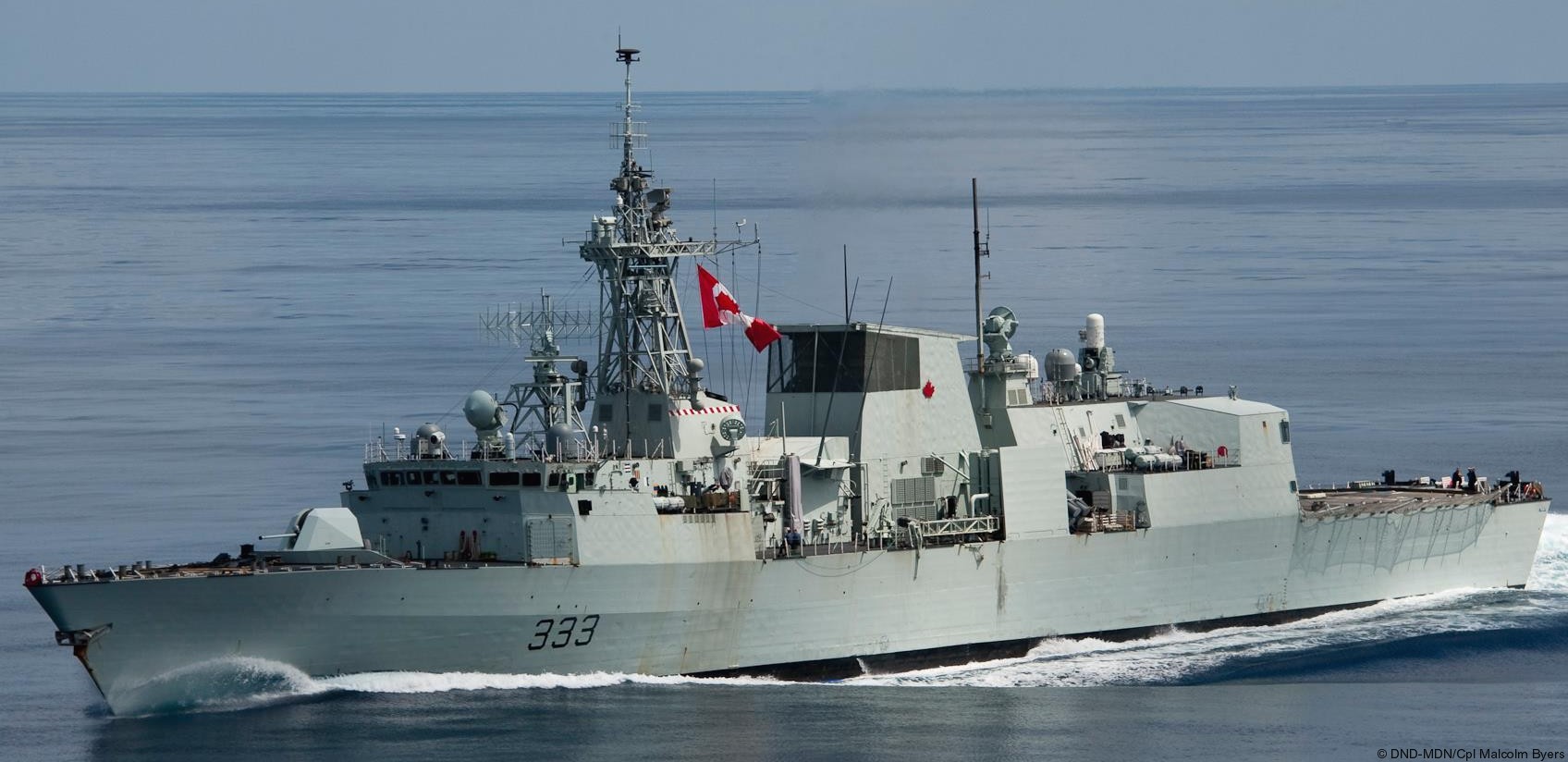 ffh-333 hmcs toronto halifax class helicopter patrol frigate ncsm royal canadian navy 18