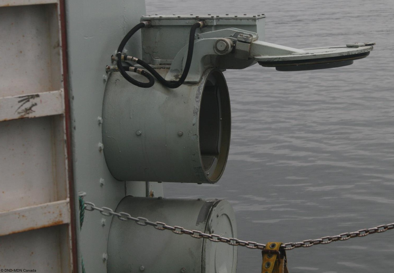 ffh-333 hmcs toronto halifax class helicopter patrol frigate ncsm royal canadian navy 34 torpedo tubes