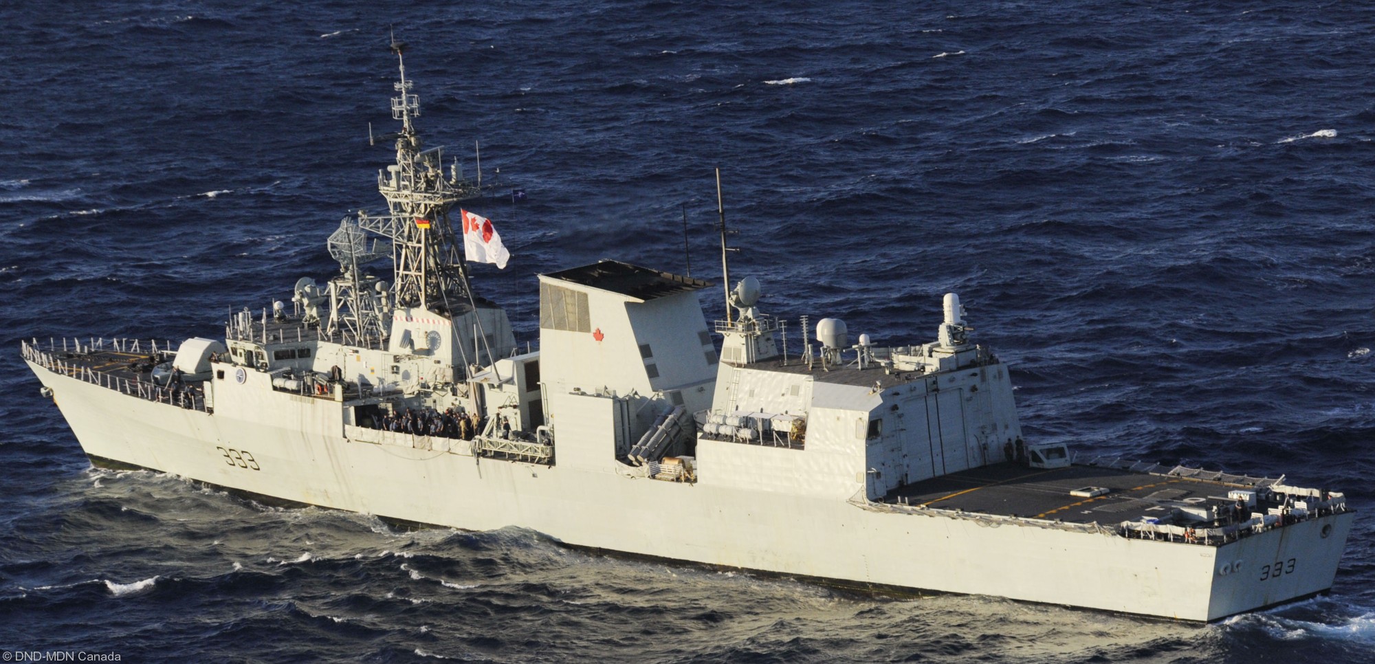 ffh-333 hmcs toronto halifax class helicopter patrol frigate ncsm royal canadian navy 49