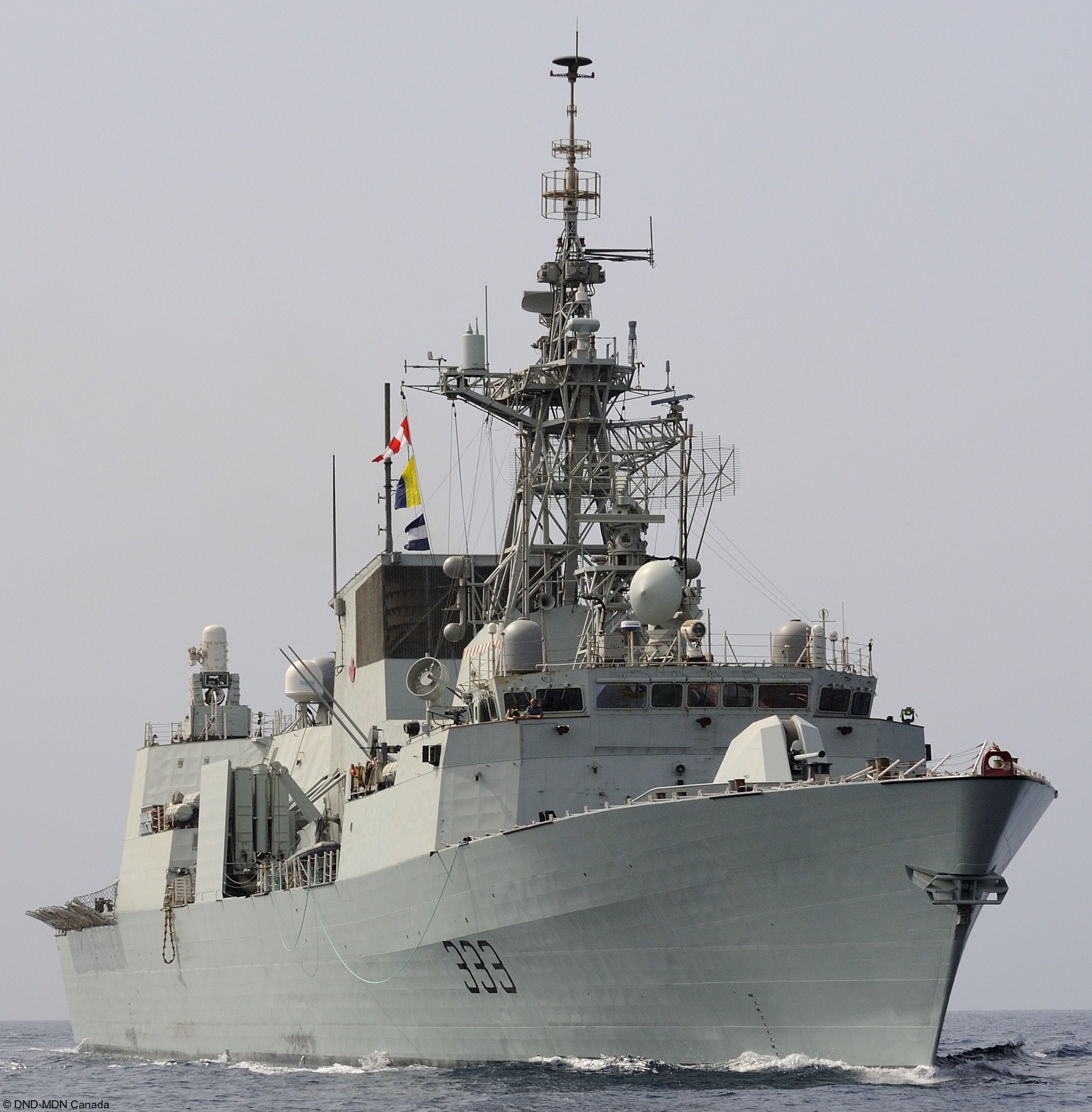 ffh-333 hmcs toronto halifax class helicopter patrol frigate ncsm royal canadian navy 53