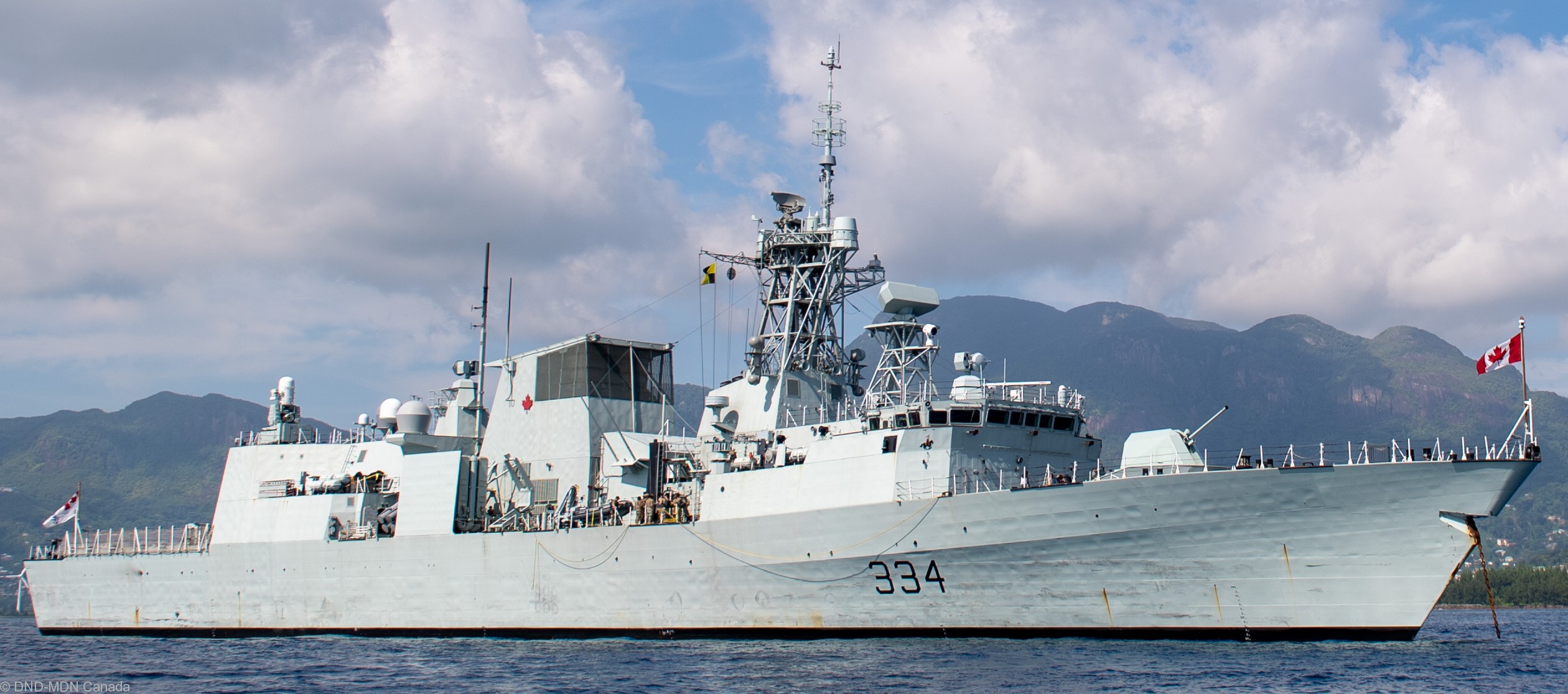 ffh-334 hmcs regina halifax class helicopter patrol frigate ncsm royal canadian navy 40