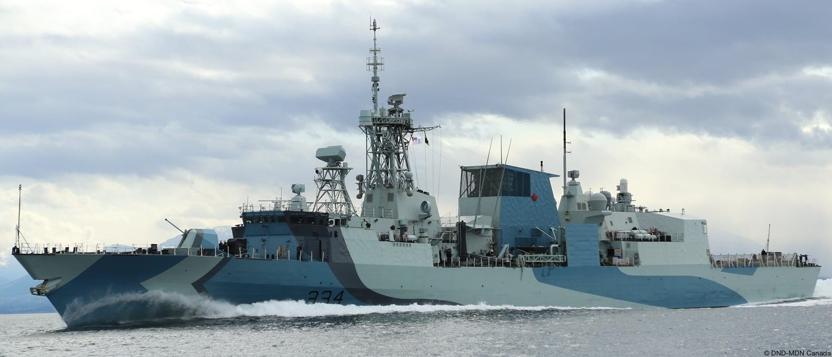 ffh-334 hmcs regina halifax class helicopter patrol frigate ncsm royal canadian navy 63