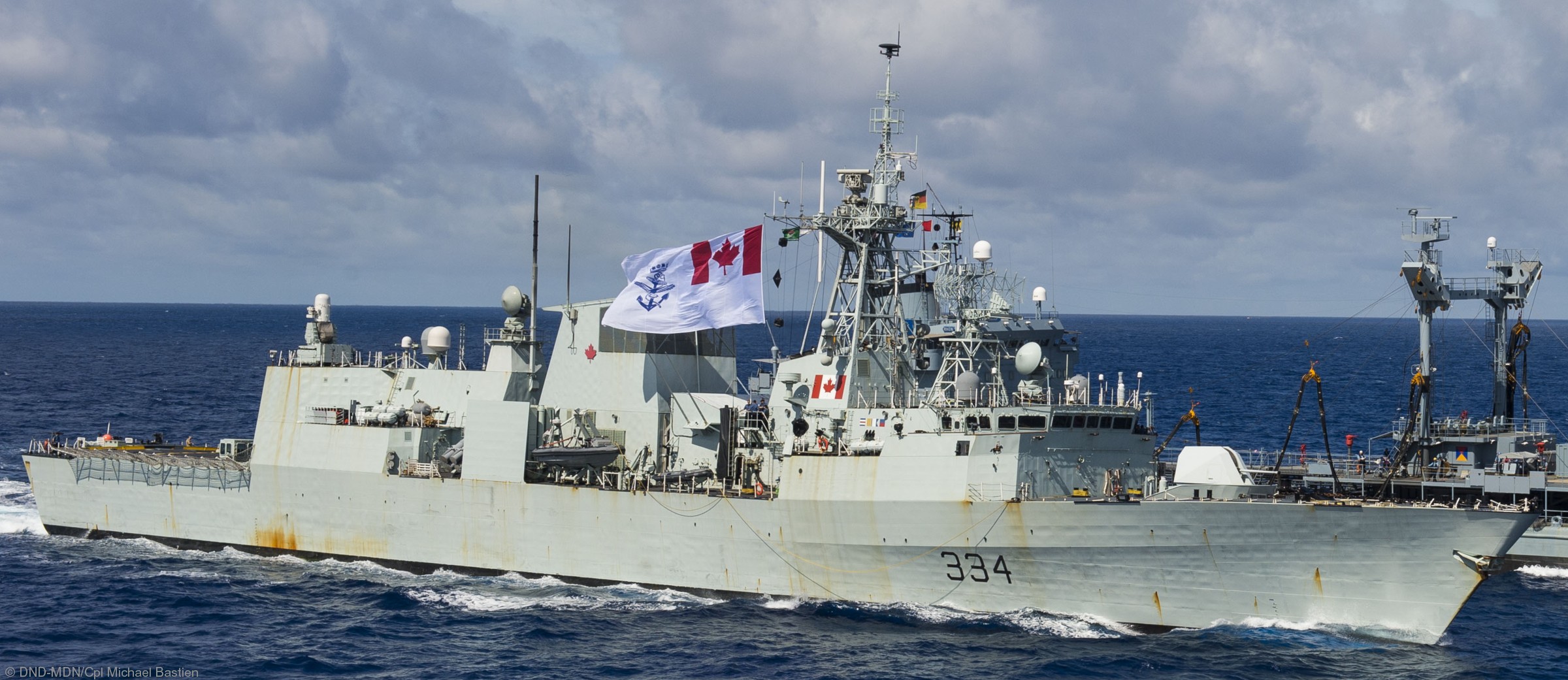 ffh-334 hmcs regina halifax class helicopter patrol frigate ncsm royal canadian navy 69