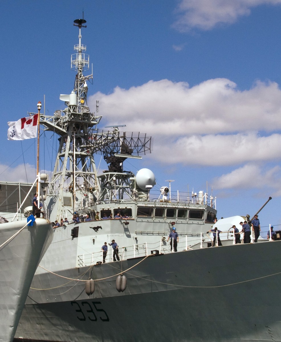 ffh-335 hmcs calgary halifax class helicopter patrol frigate ncsm royal canadian navy 05