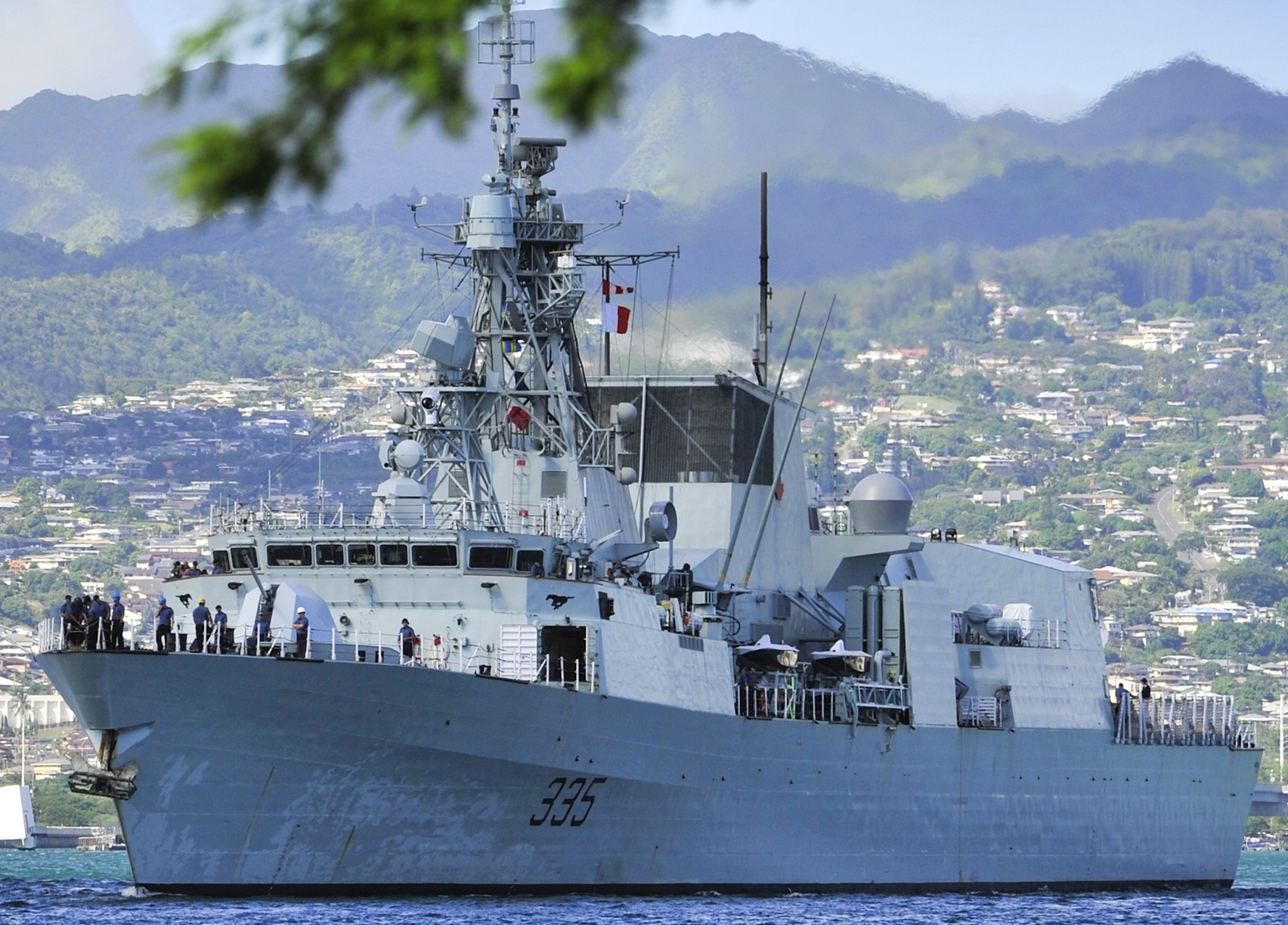 ffh-335 hmcs calgary halifax class helicopter patrol frigate ncsm royal canadian navy 10