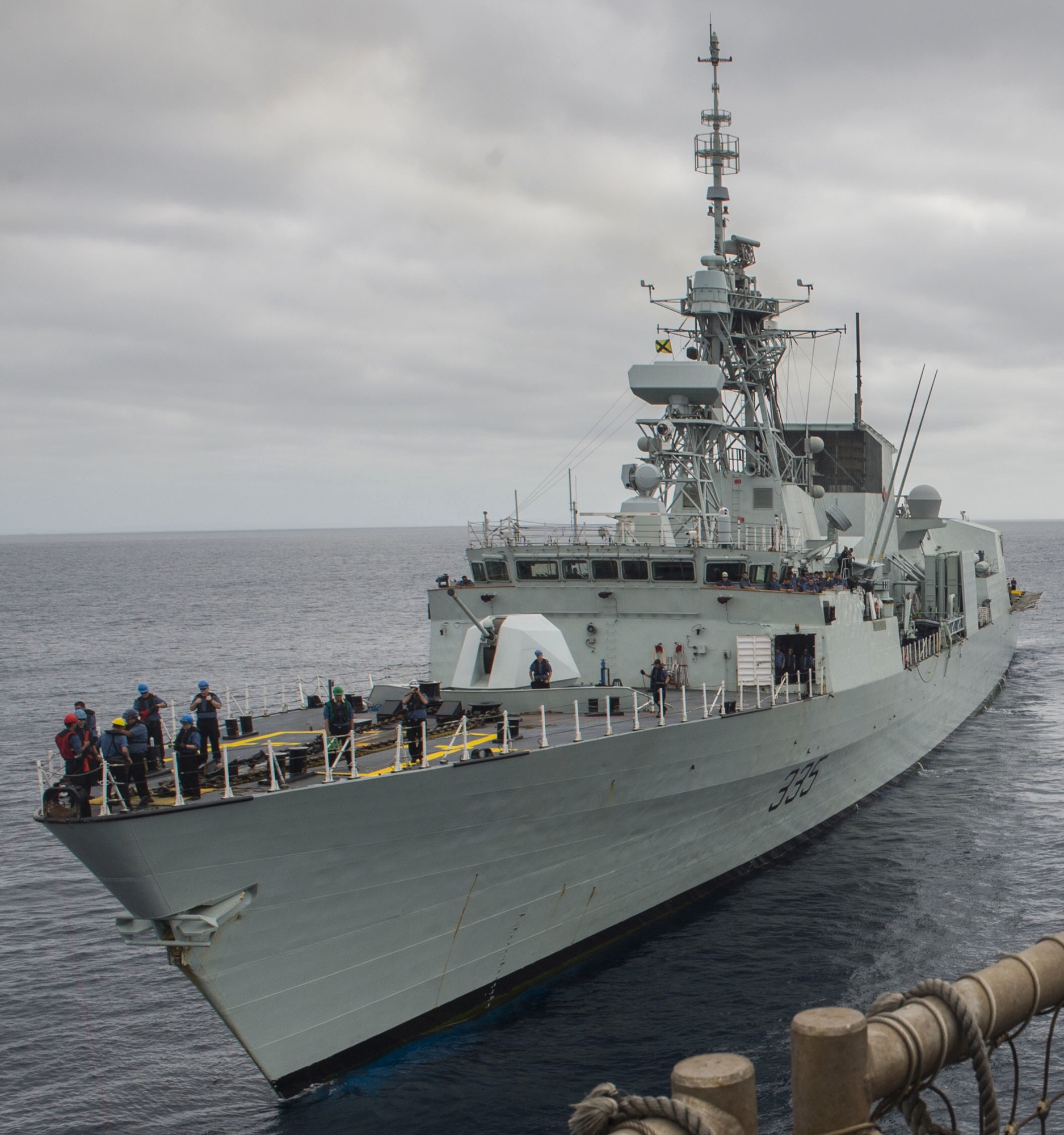 ffh-335 hmcs calgary halifax class helicopter patrol frigate ncsm royal canadian navy 18