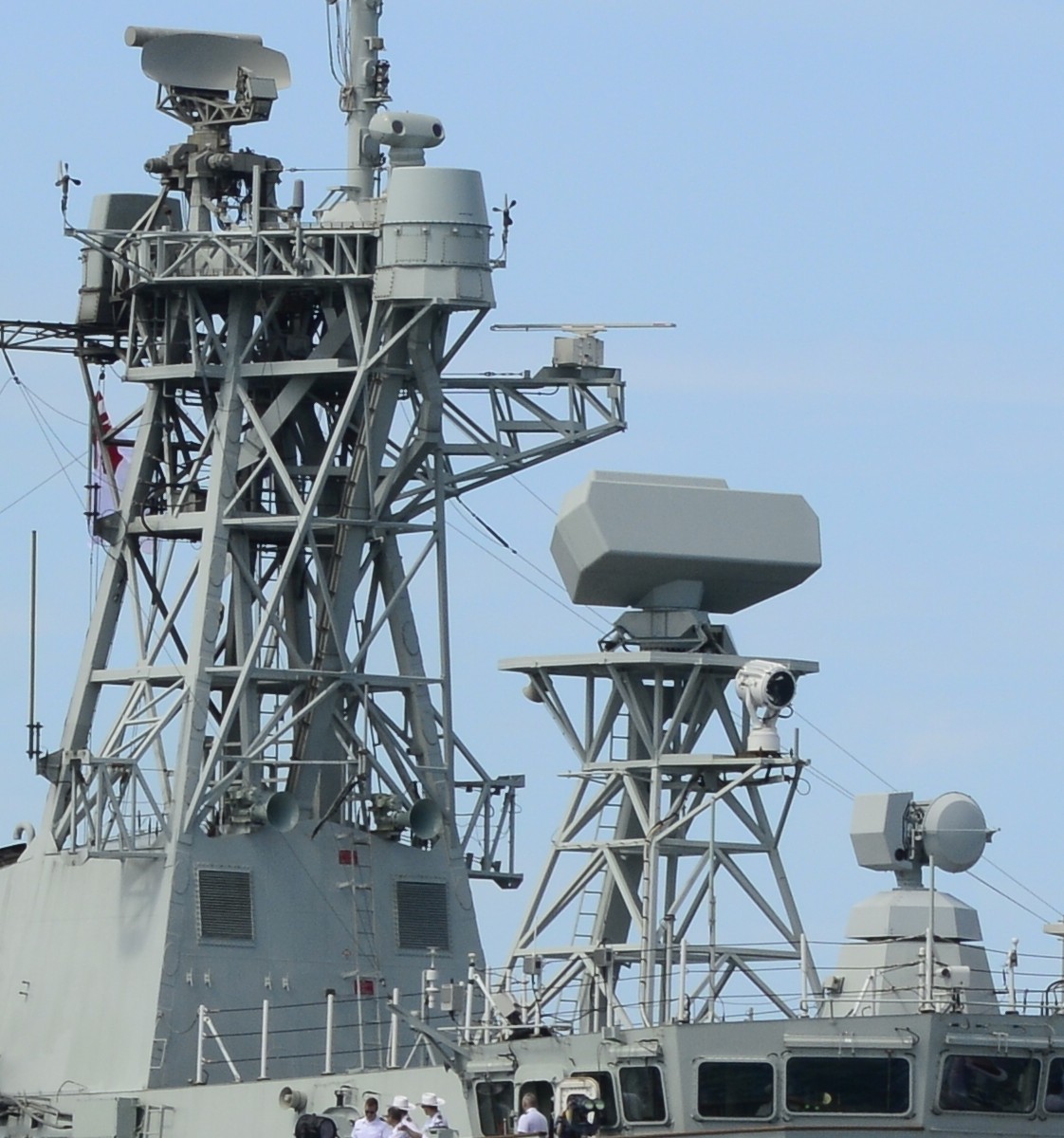 ffh-335 hmcs calgary halifax class helicopter patrol frigate ncsm royal canadian navy saab sea giraffe radar ceros-200 fire control thales smart-s