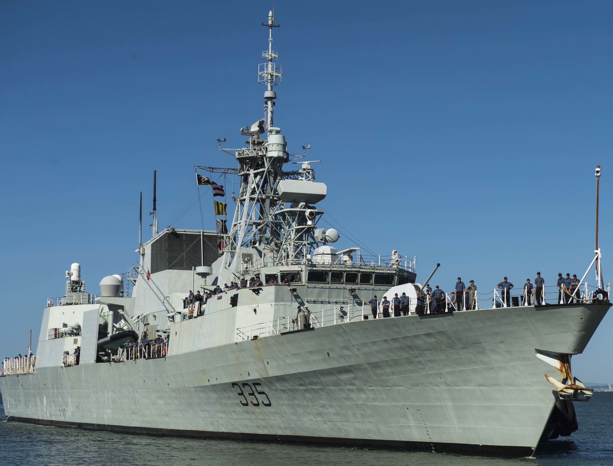 ffh-335 hmcs calgary halifax class helicopter patrol frigate ncsm royal canadian navy 25