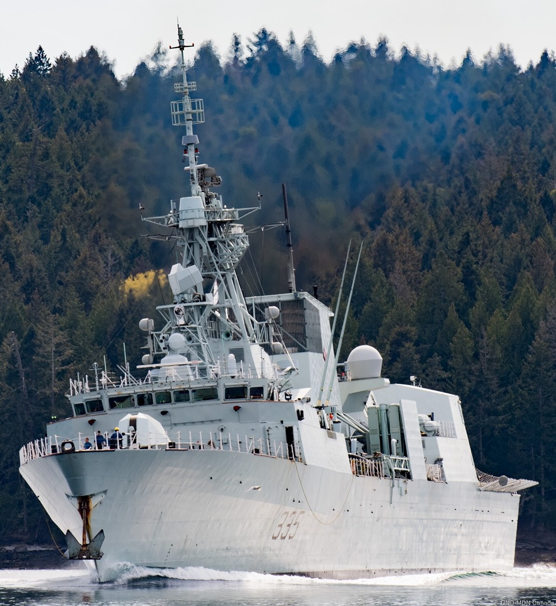 ffh-335 hmcs calgary halifax class helicopter patrol frigate ncsm royal canadian navy 48