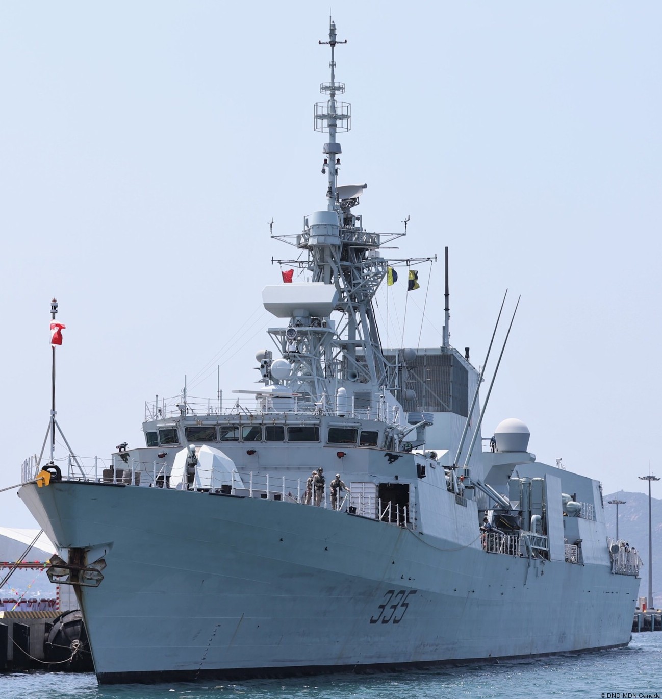 ffh-335 hmcs calgary halifax class helicopter patrol frigate ncsm royal canadian navy 60