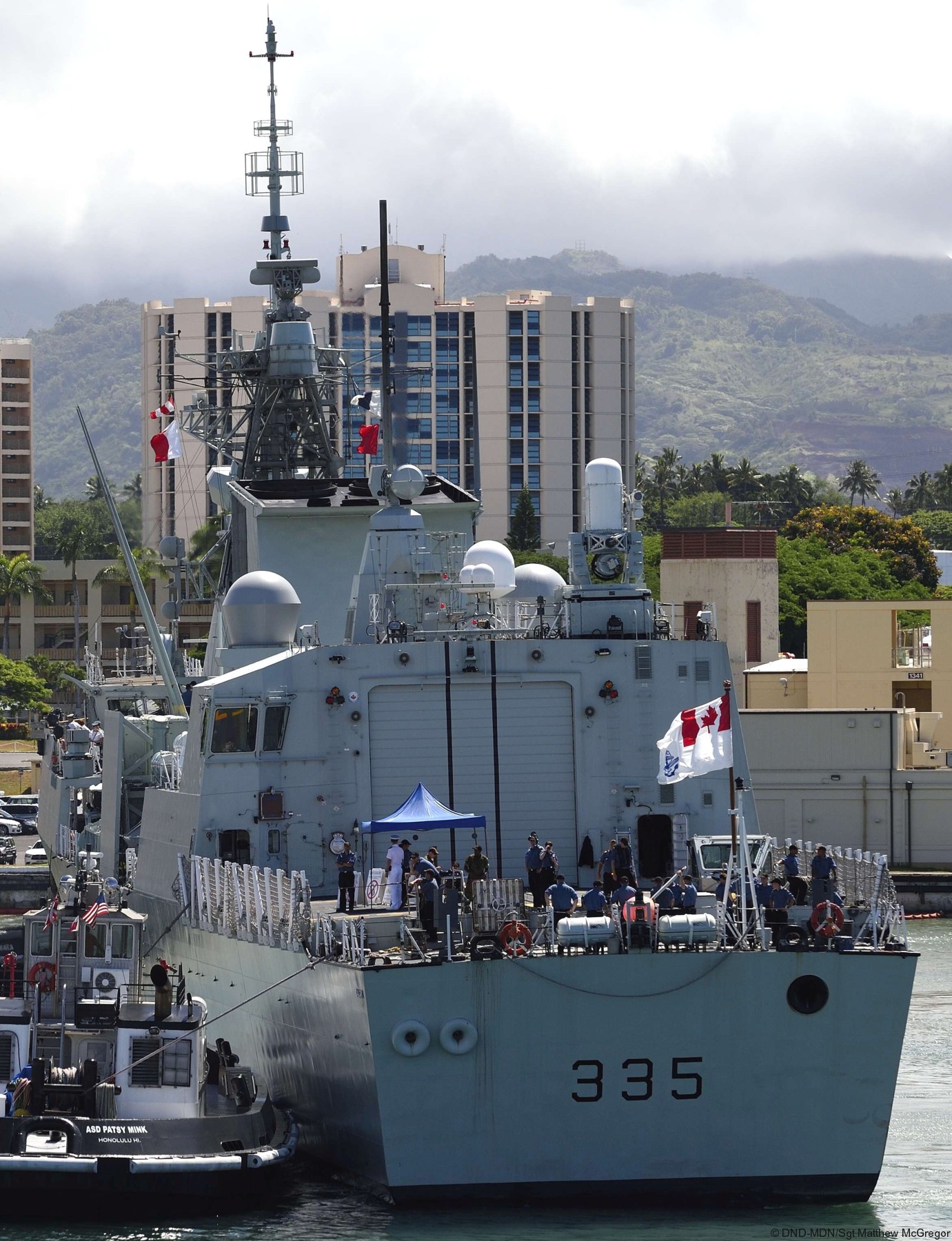 ffh-335 hmcs calgary halifax class helicopter patrol frigate ncsm royal canadian navy 65