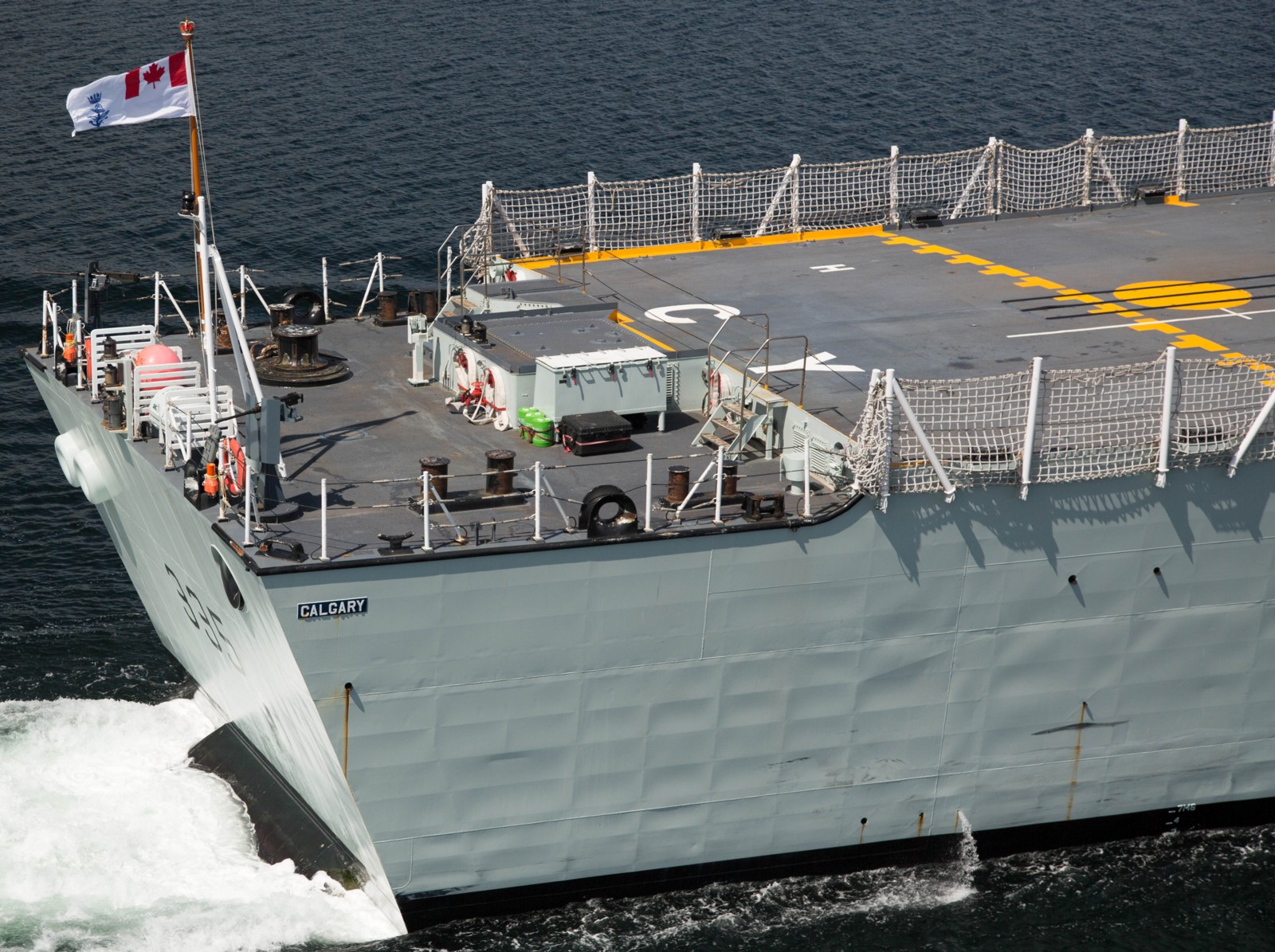 ffh-335 hmcs calgary halifax class helicopter patrol frigate ncsm royal canadian navy 67