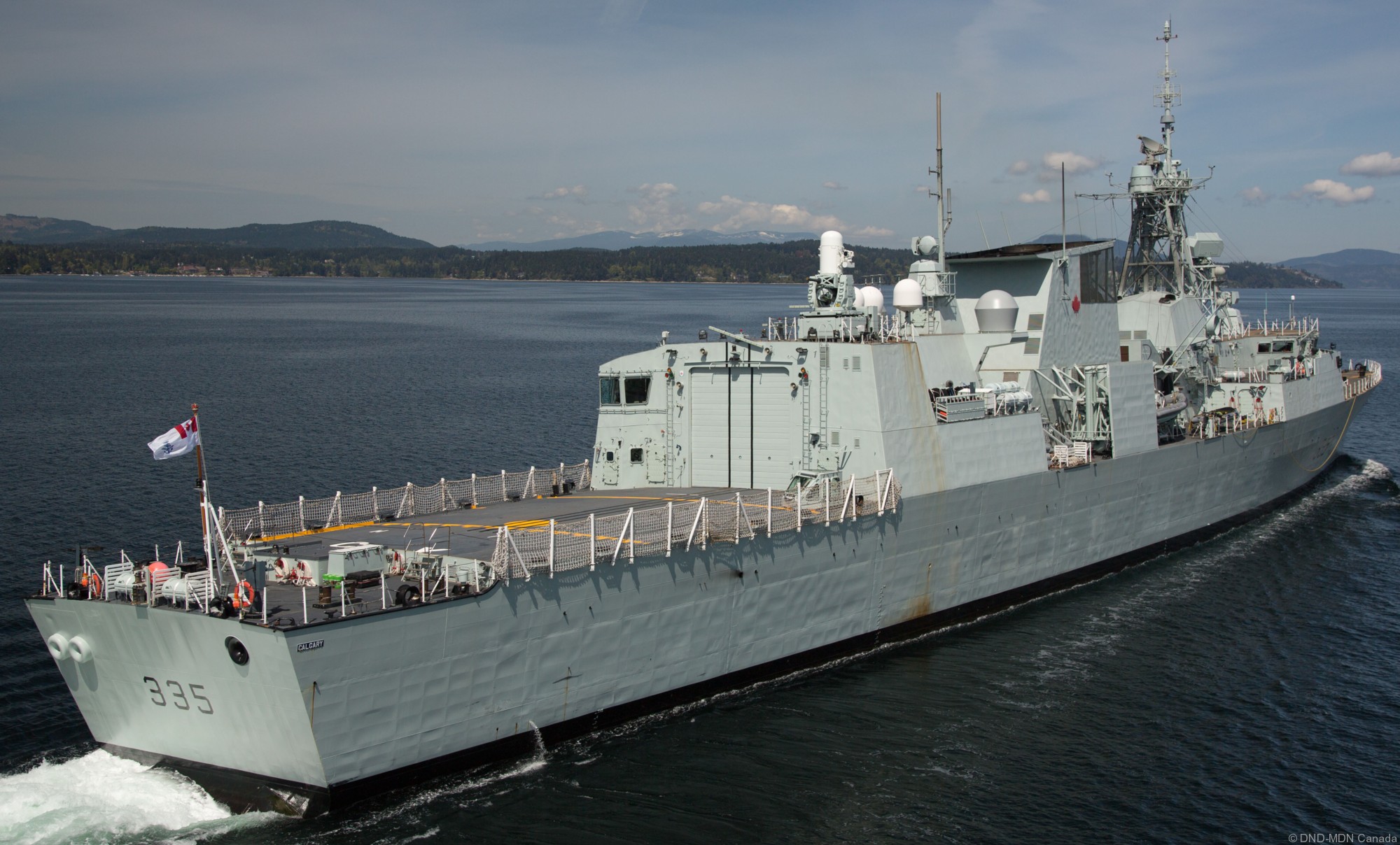 ffh-335 hmcs calgary halifax class helicopter patrol frigate ncsm royal canadian navy 68