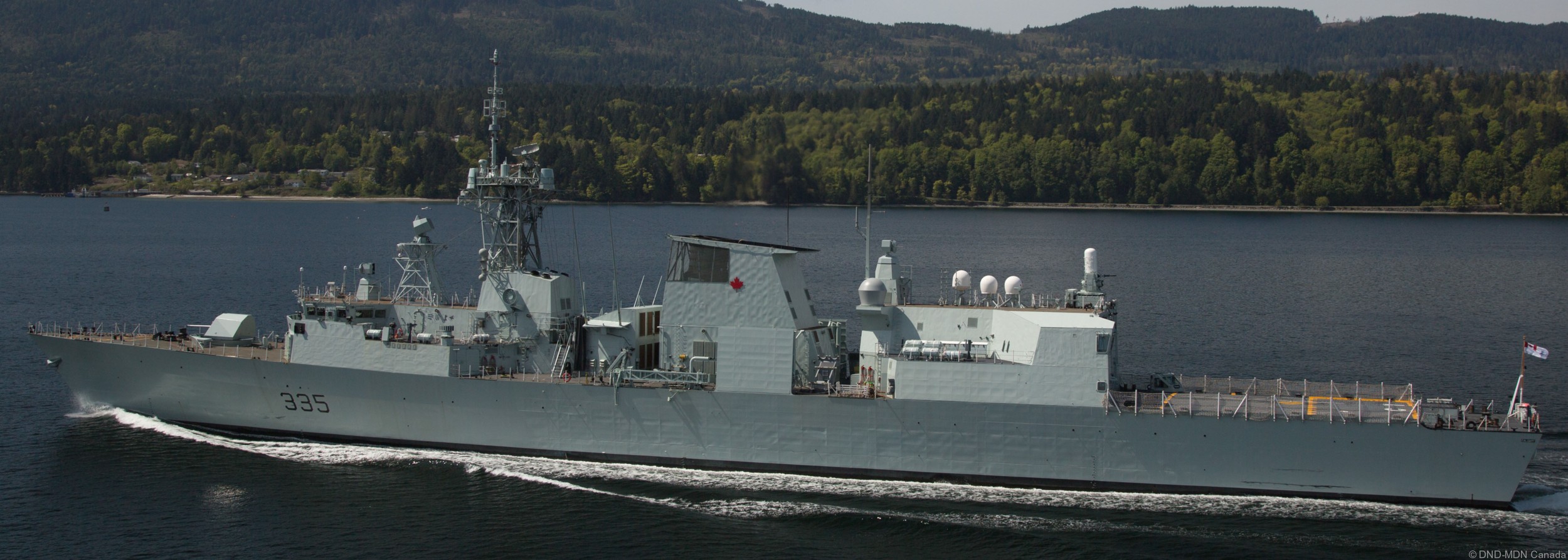 ffh-335 hmcs calgary halifax class helicopter patrol frigate ncsm royal canadian navy 69