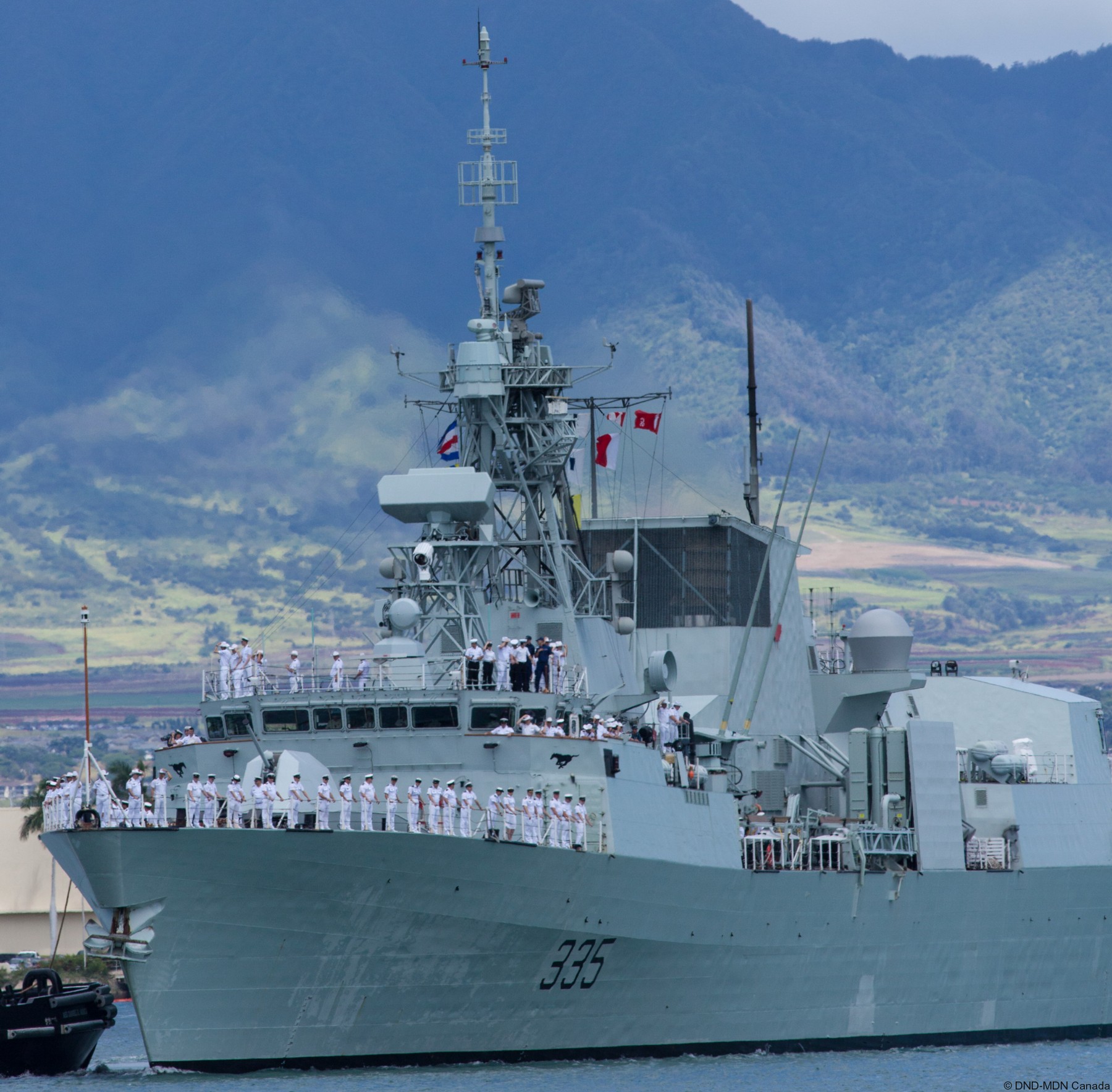 ffh-335 hmcs calgary halifax class helicopter patrol frigate ncsm royal canadian navy 70