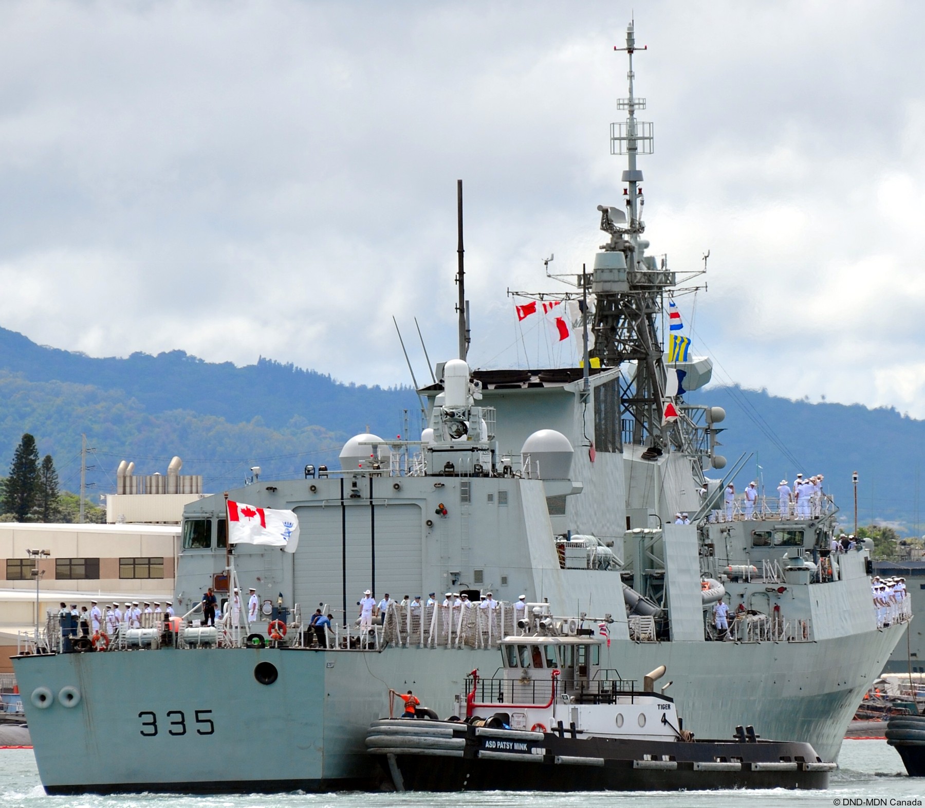 ffh-335 hmcs calgary halifax class helicopter patrol frigate ncsm royal canadian navy 71