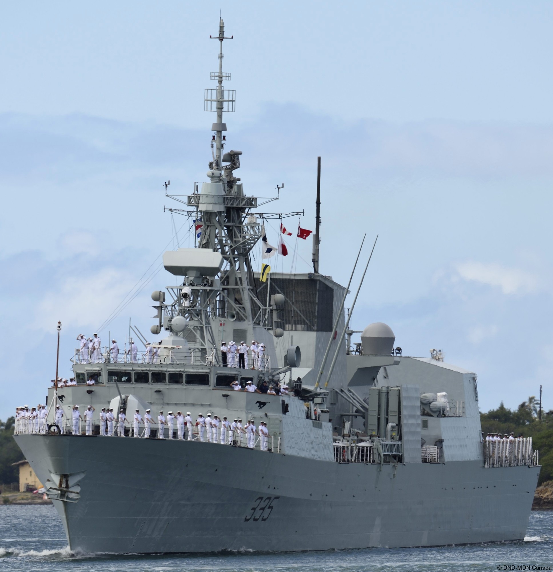 ffh-335 hmcs calgary halifax class helicopter patrol frigate ncsm royal canadian navy 73