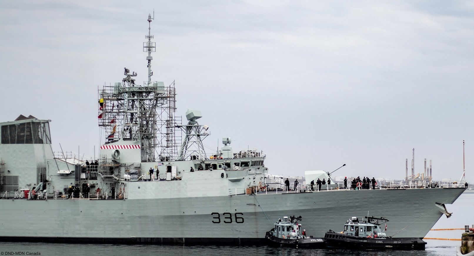 ffh-336 hmcs montreal halifax class helicopter patrol frigate ncsm royal canadian navy 10