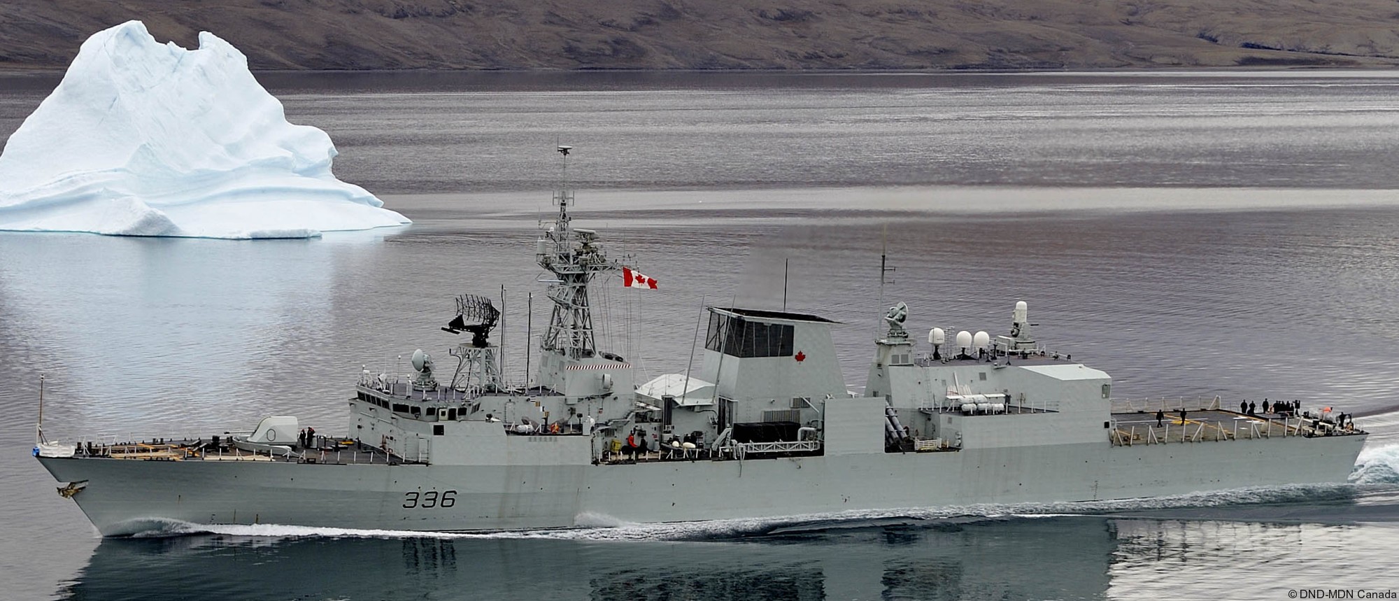 ffh-336 hmcs montreal halifax class helicopter patrol frigate ncsm royal canadian navy 51