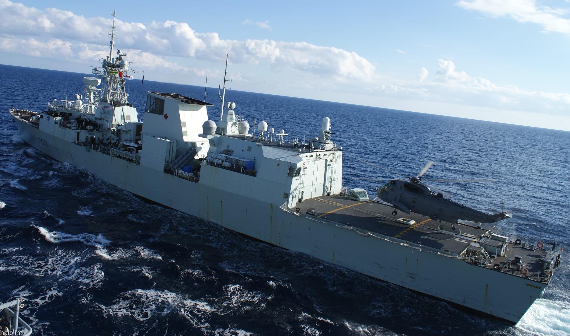 ffh-337 hmcs fredericton halifax class helicopter patrol frigate ncsm royal canadian navy 03