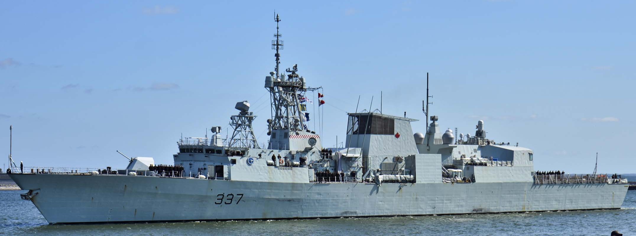 ffh-337 hmcs fredericton halifax class helicopter patrol frigate ncsm royal canadian navy 06