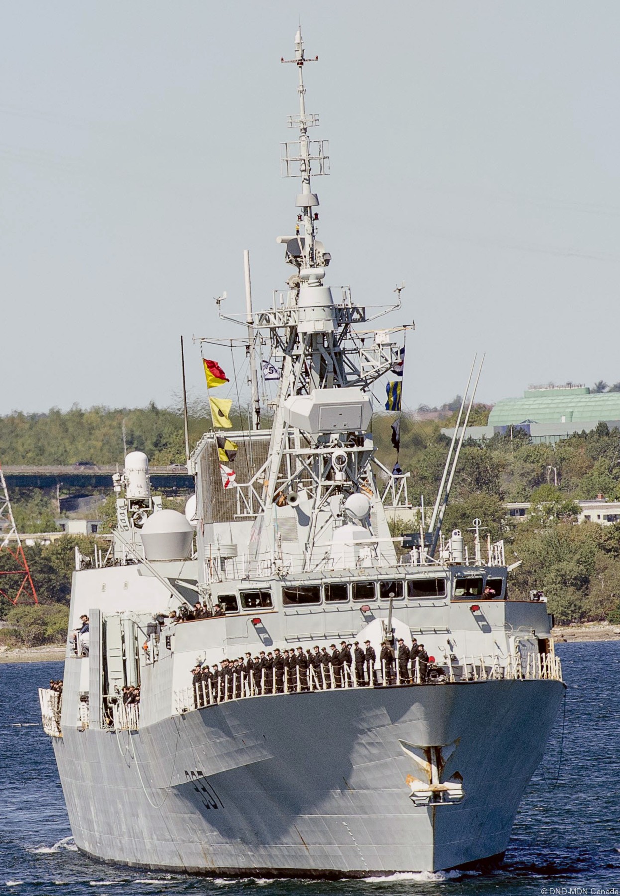 ffh-337 hmcs fredericton halifax class helicopter patrol frigate ncsm royal canadian navy 07