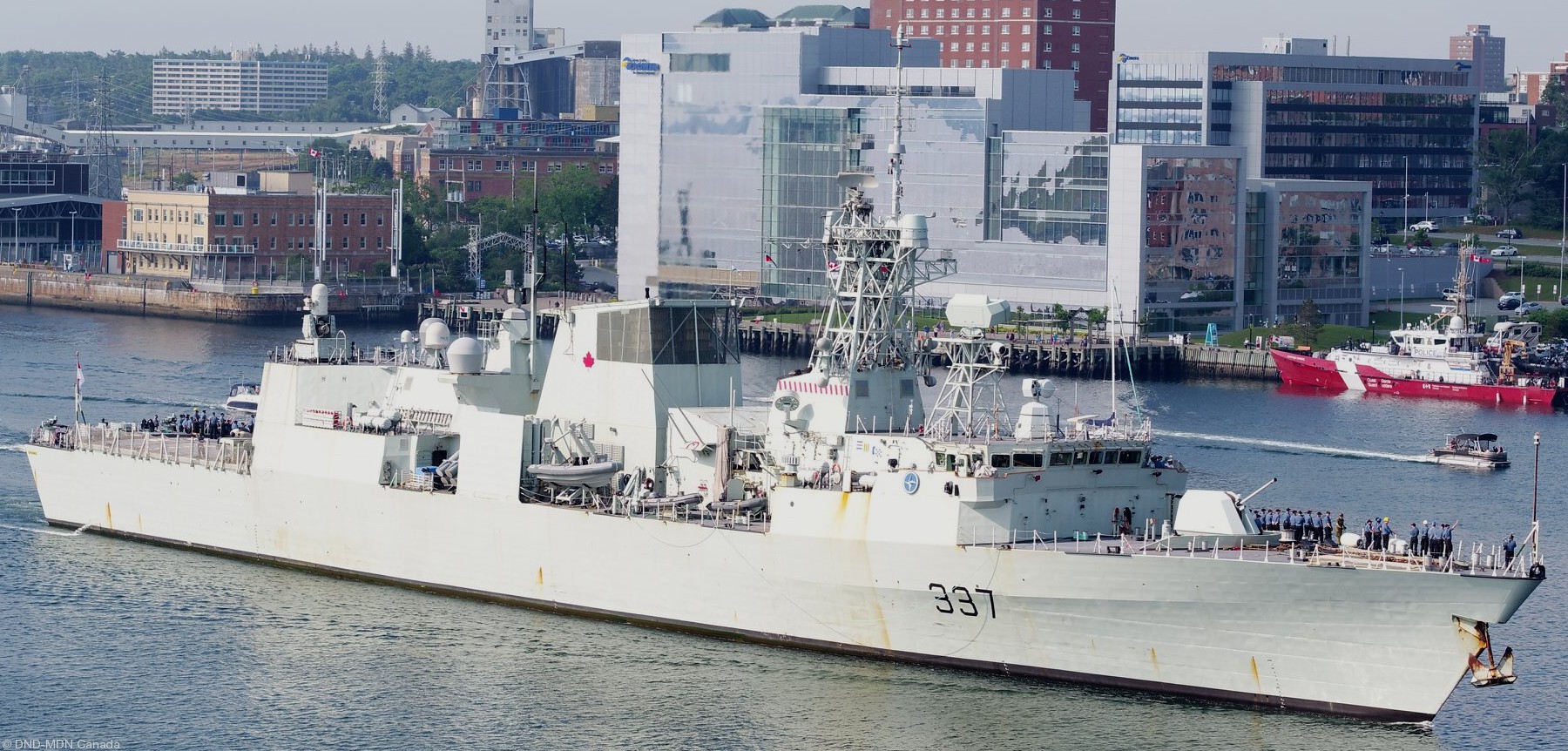ffh-337 hmcs fredericton halifax class helicopter patrol frigate ncsm royal canadian navy 14