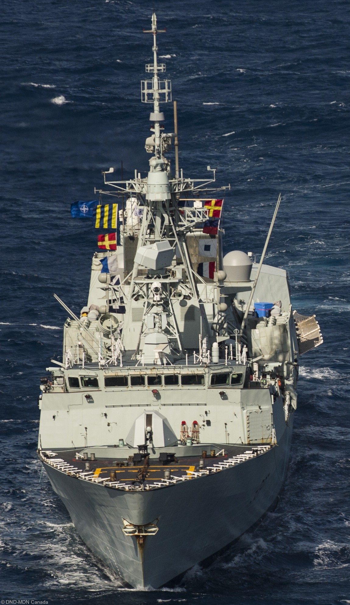 ffh-337 hmcs fredericton halifax class helicopter patrol frigate ncsm royal canadian navy 43