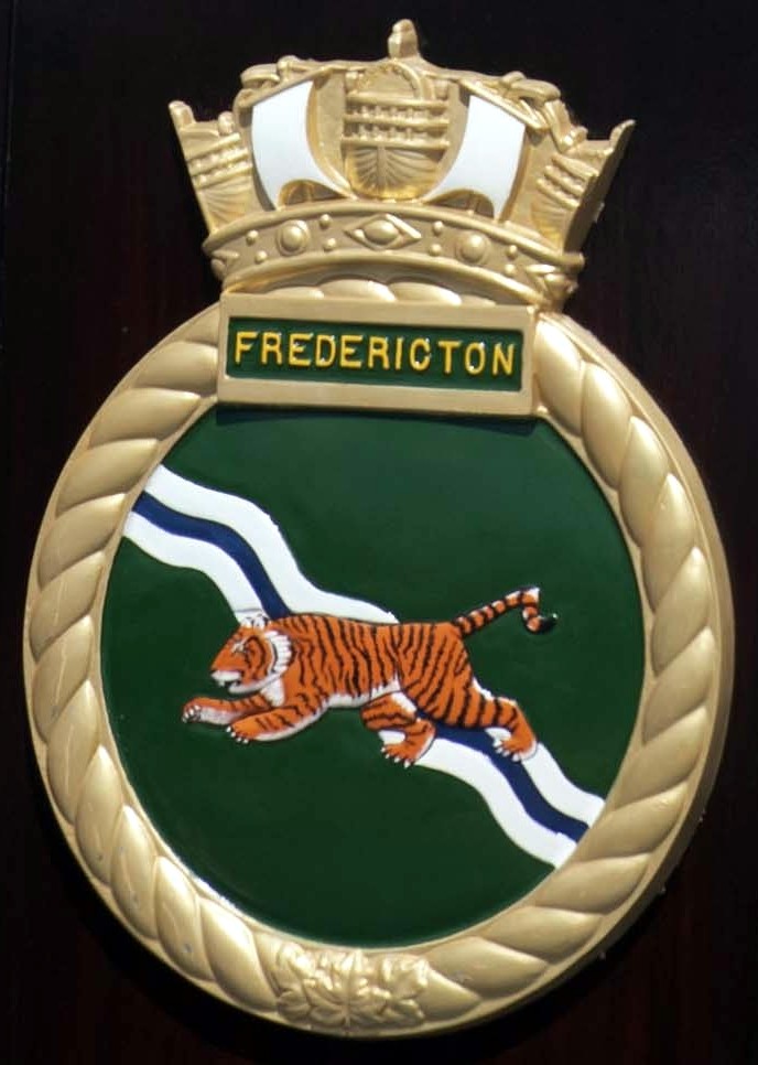ffh-337 hmcs fredericton crest insignia patch badge halifax class helicopter patrol frigate ncsm royal canadian navy 03c