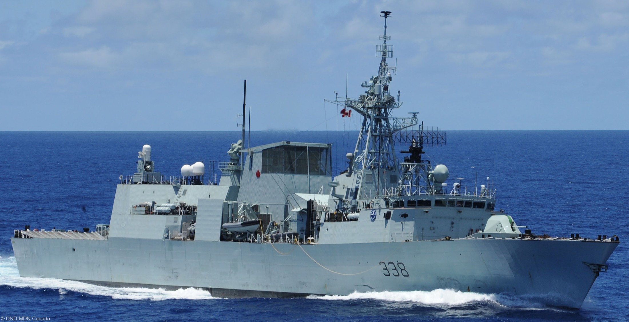 ffh-338 hmcs winnipeg halifax class helicopter patrol frigate ncsm royal canadian navy 16