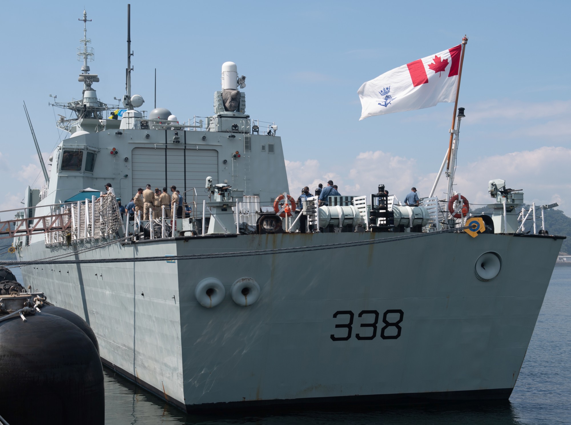 ffh-338 hmcs winnipeg halifax class helicopter patrol frigate ncsm royal canadian navy 26