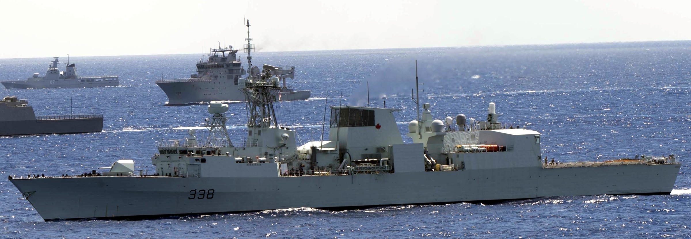 ffh-338 hmcs winnipeg halifax class helicopter patrol frigate ncsm royal canadian navy 30