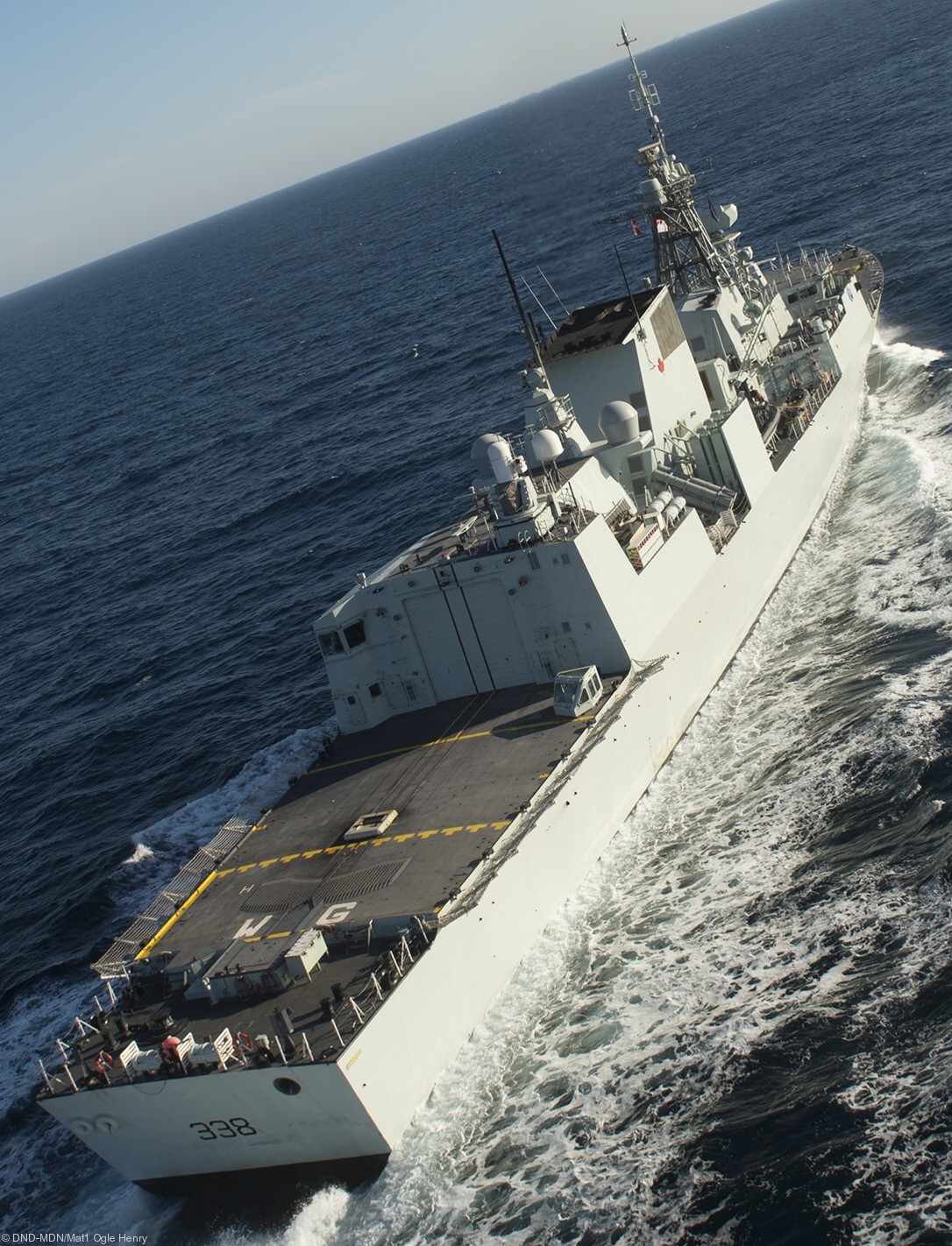 ffh-338 hmcs winnipeg halifax class helicopter patrol frigate ncsm royal canadian navy 55